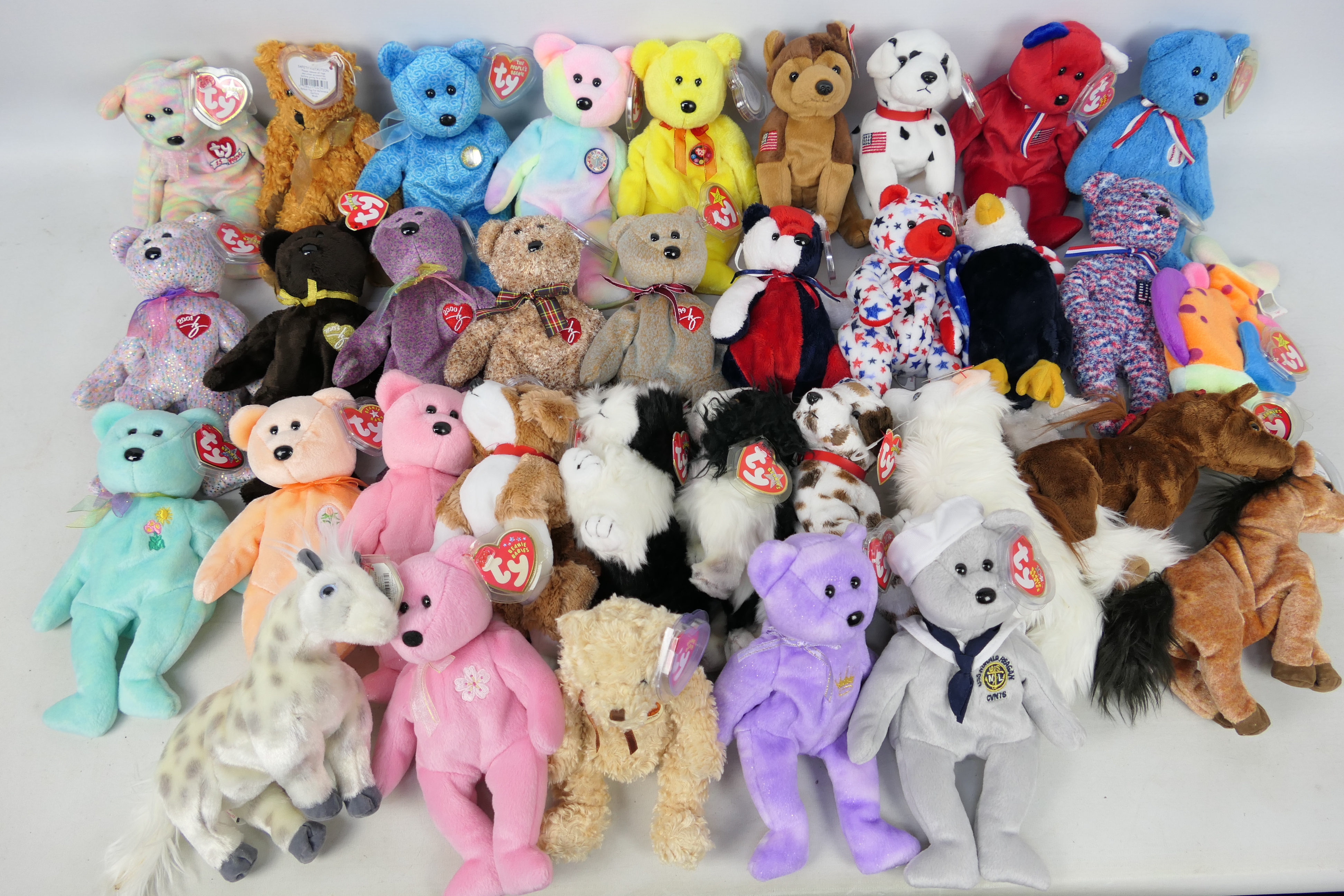 Ty - 33 x Ty Beanie Baby bears and soft toys - Lot includes 4 x USA-themed Beanie Babies to include