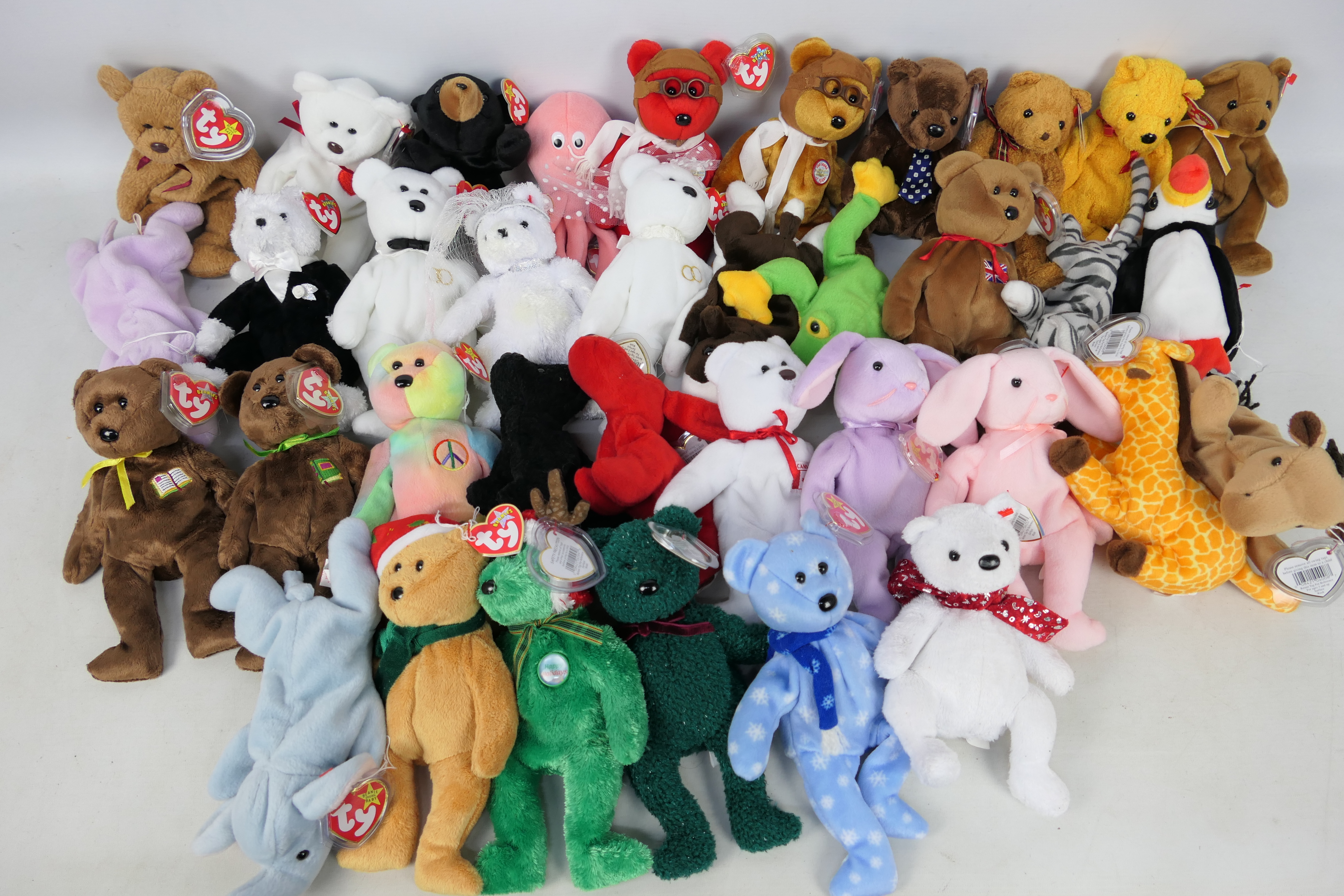 Ty - 36 x Ty Beanie Baby bears and soft toys - Lot includes 2 x Shakespeare-themed Beanie Baby