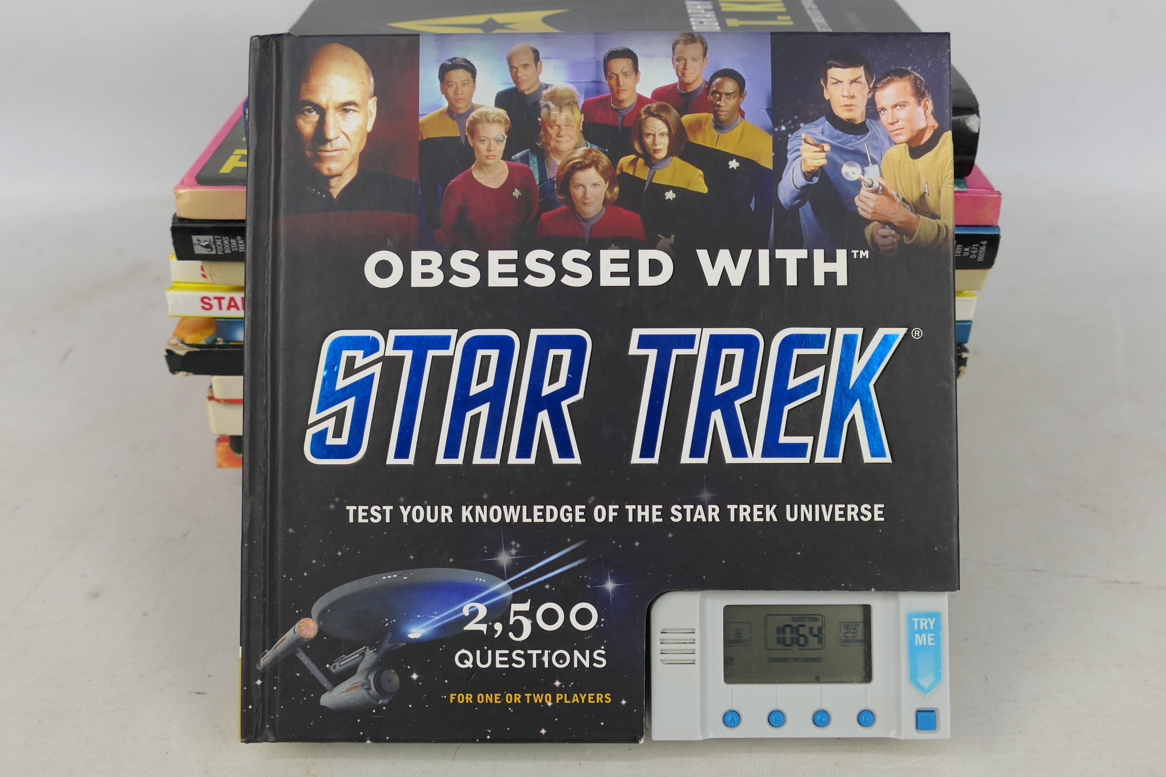 Marvel - World Distributors - Star Trek - A collection of 14 x books on Star Trek including 8 x - Image 2 of 3