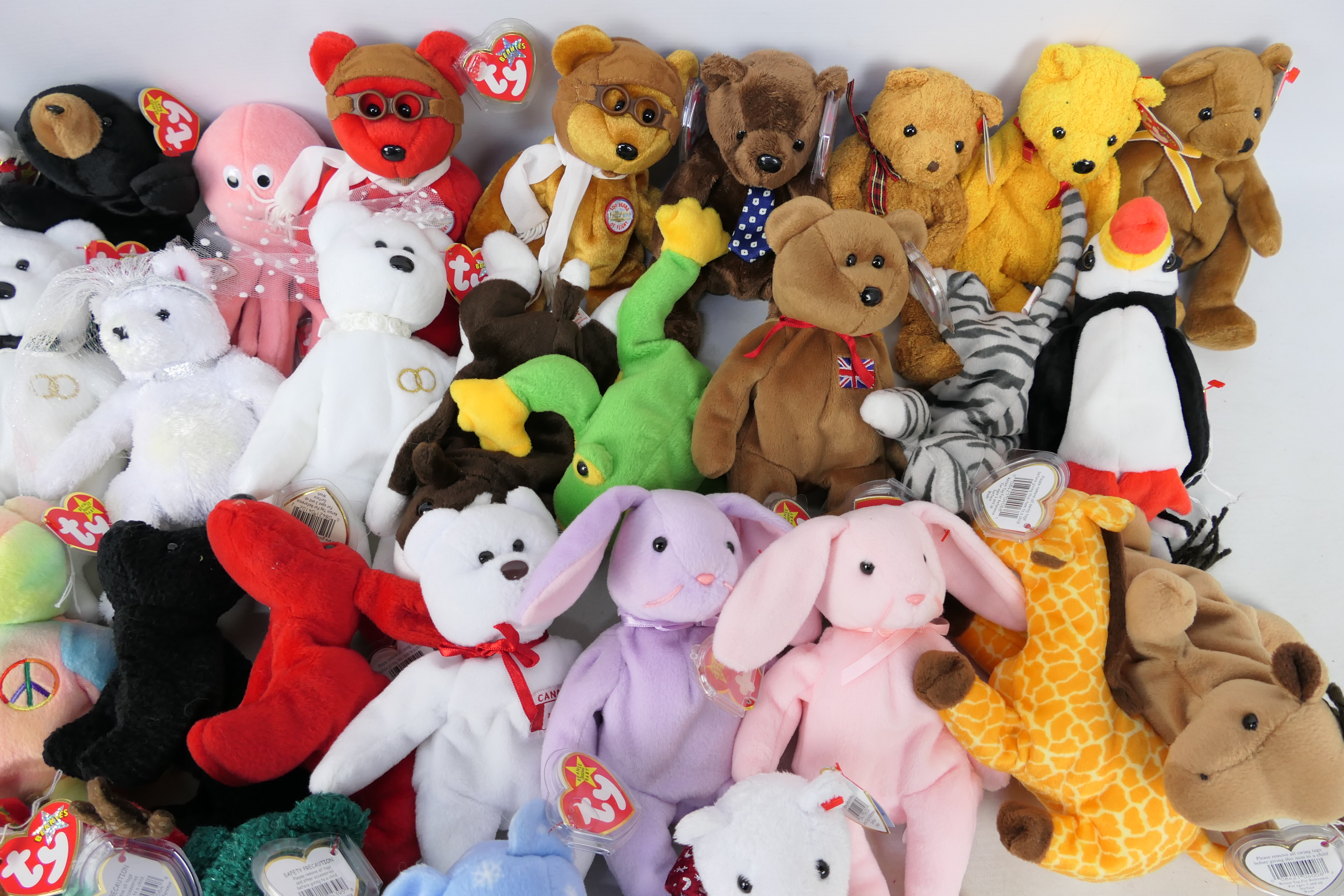 Ty - 36 x Ty Beanie Baby bears and soft toys - Lot includes 2 x Shakespeare-themed Beanie Baby - Image 4 of 5