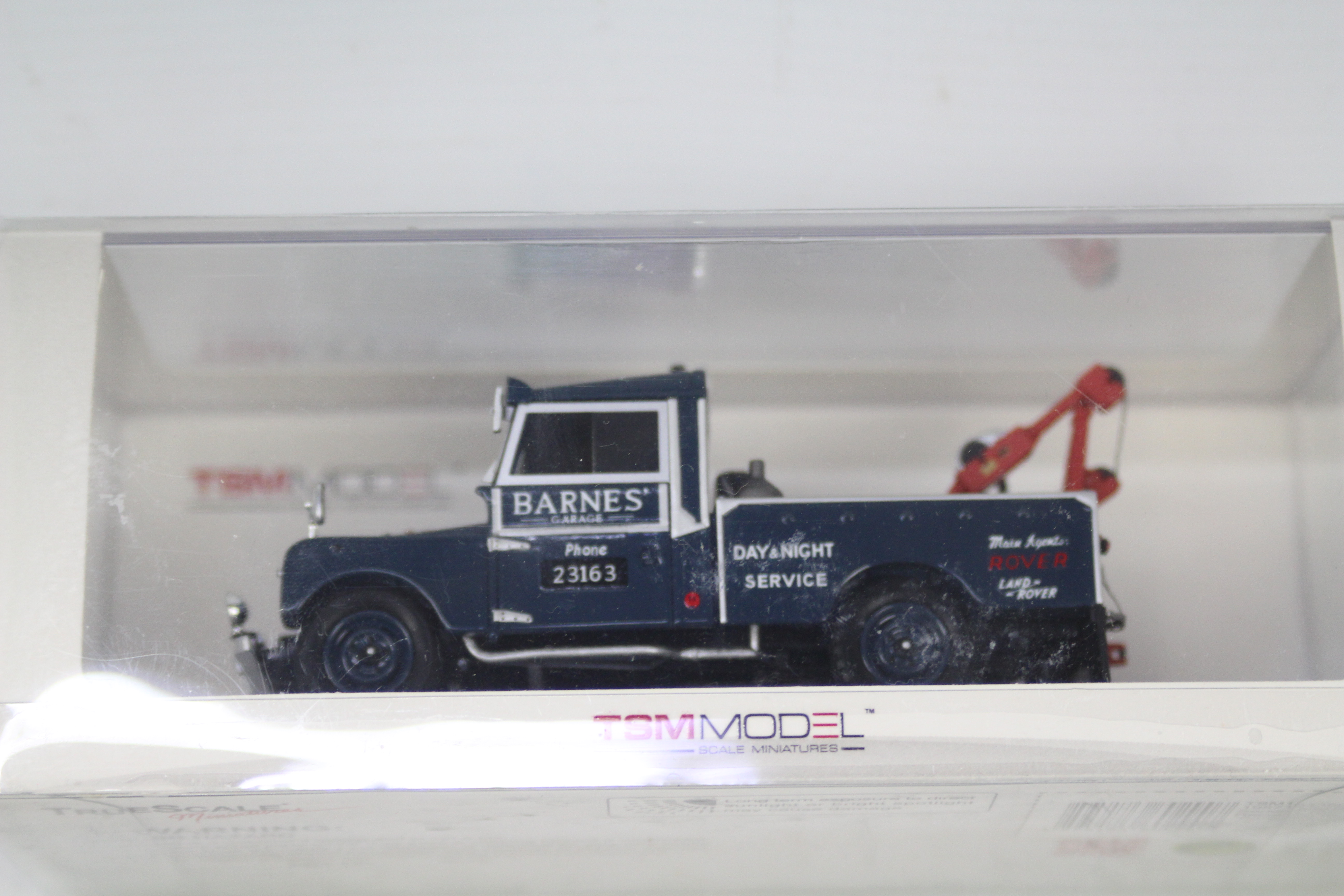 TSM - True Scale Miniatures - A boxed 1:43 scale TSM #154358 1957 Land Rover Series 1 107" Recovery - Bild 3 aus 4