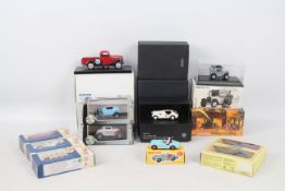 Atlas Editions - Universal Hobbies - Lledo Matchbox - Others 14 boxed diecast model vehicles in a