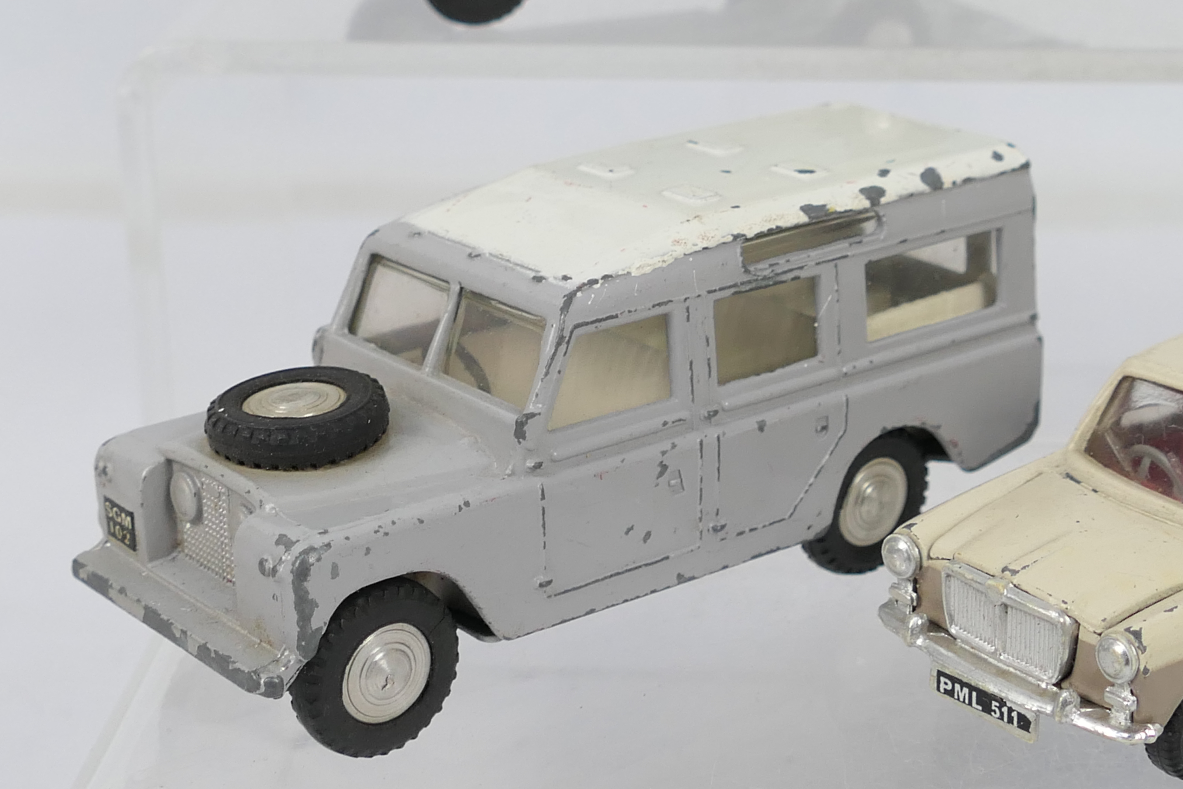 Spot-On - Five unboxed playworn diecast model vehicles from Spot-On. - Bild 4 aus 9