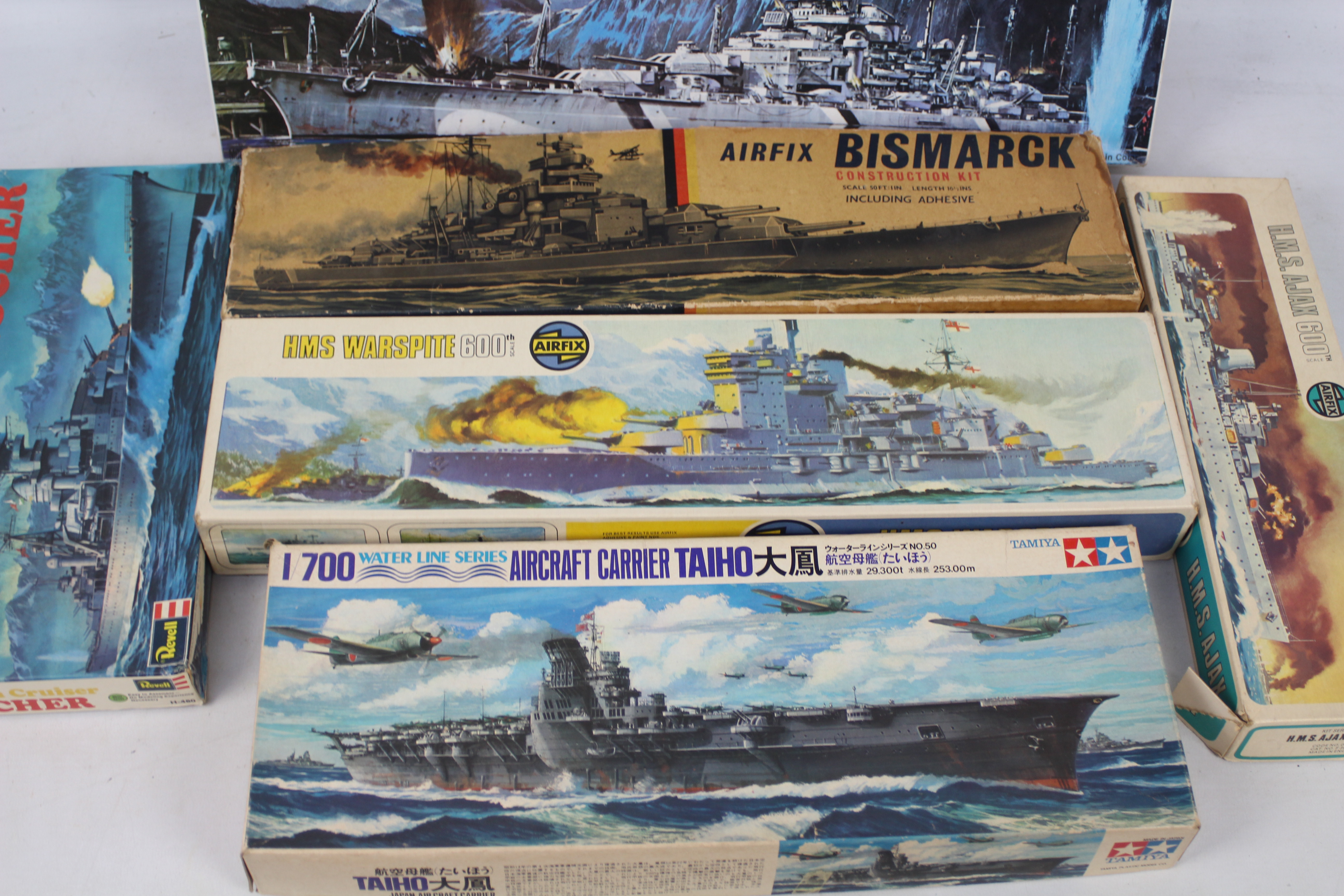 Airfix - Revell - A fleet of seven boxed plastic ship and boat model kits in a variety of scales. - Image 2 of 6