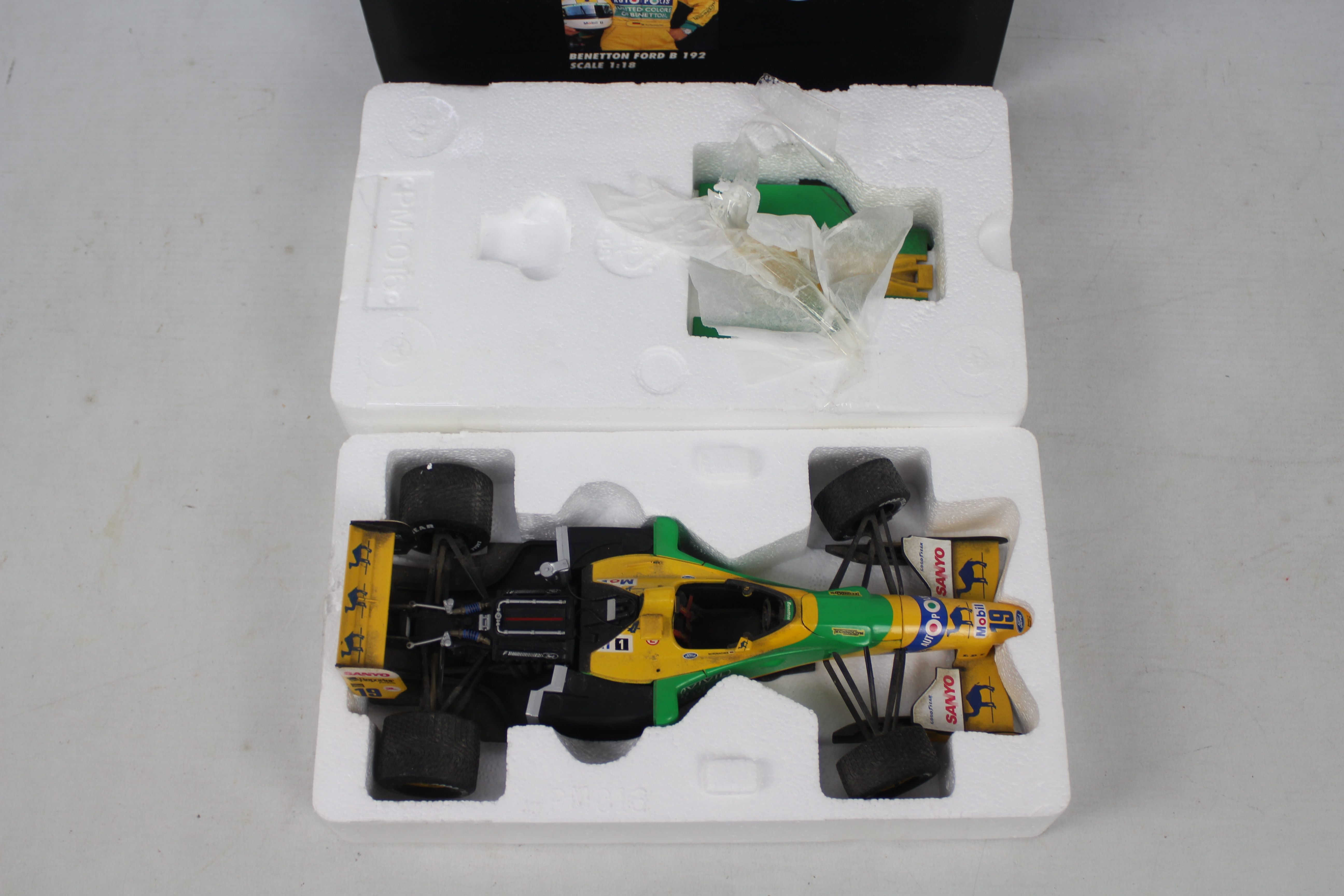 Paul's Model Art - A boxed die-cast 1:18 scale Michael Schumacher Benetton Ford B 192 - Vehicle is - Bild 2 aus 3