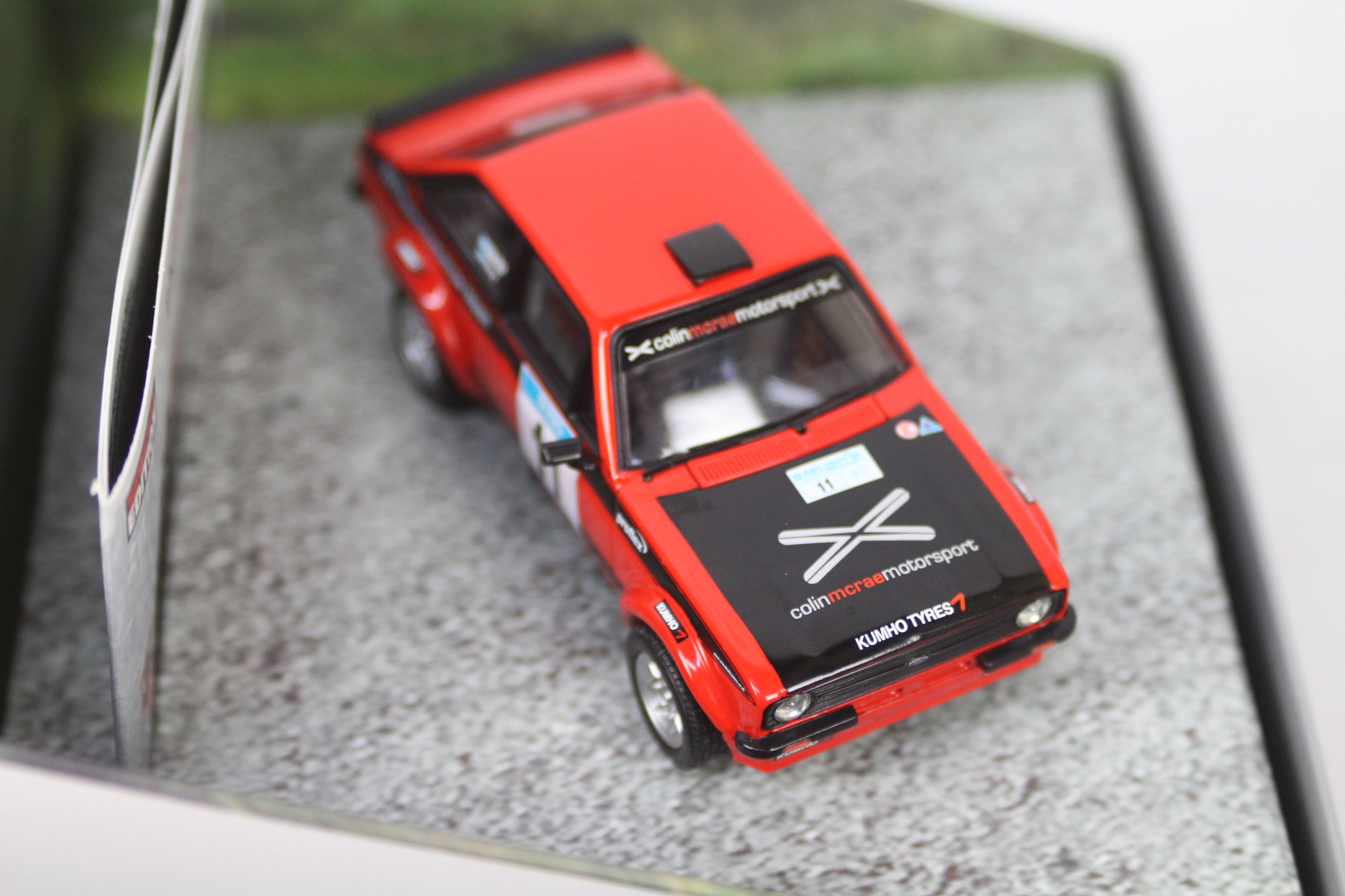 Vanguards - A boxed Special Edition Vanguards 'The Tribute Collection' VA12601 Ford Escort Mk. - Image 3 of 4
