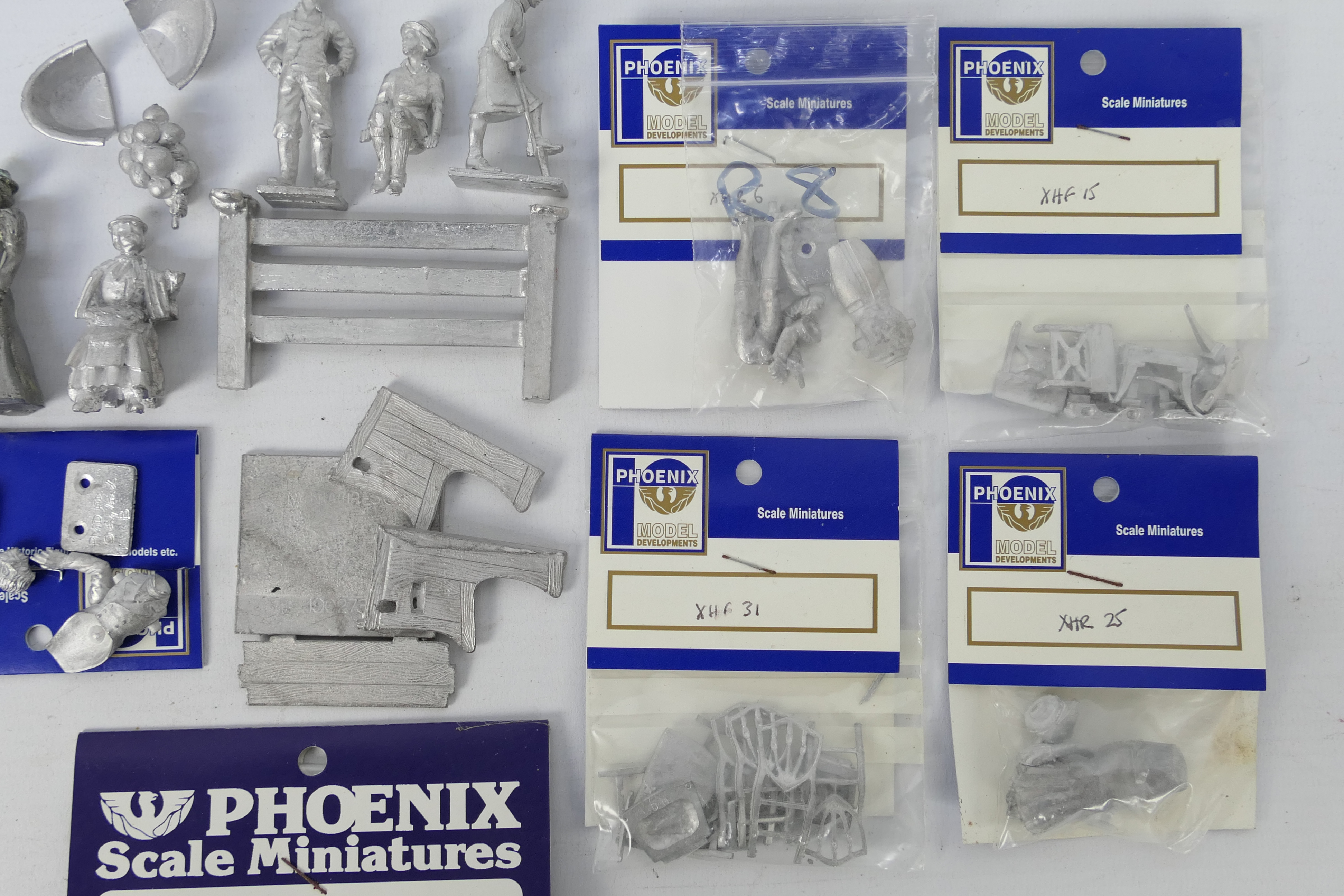 Phoenix Model Developments - Asset - Other - A group of loose and packeted white metal figures and - Image 5 of 6