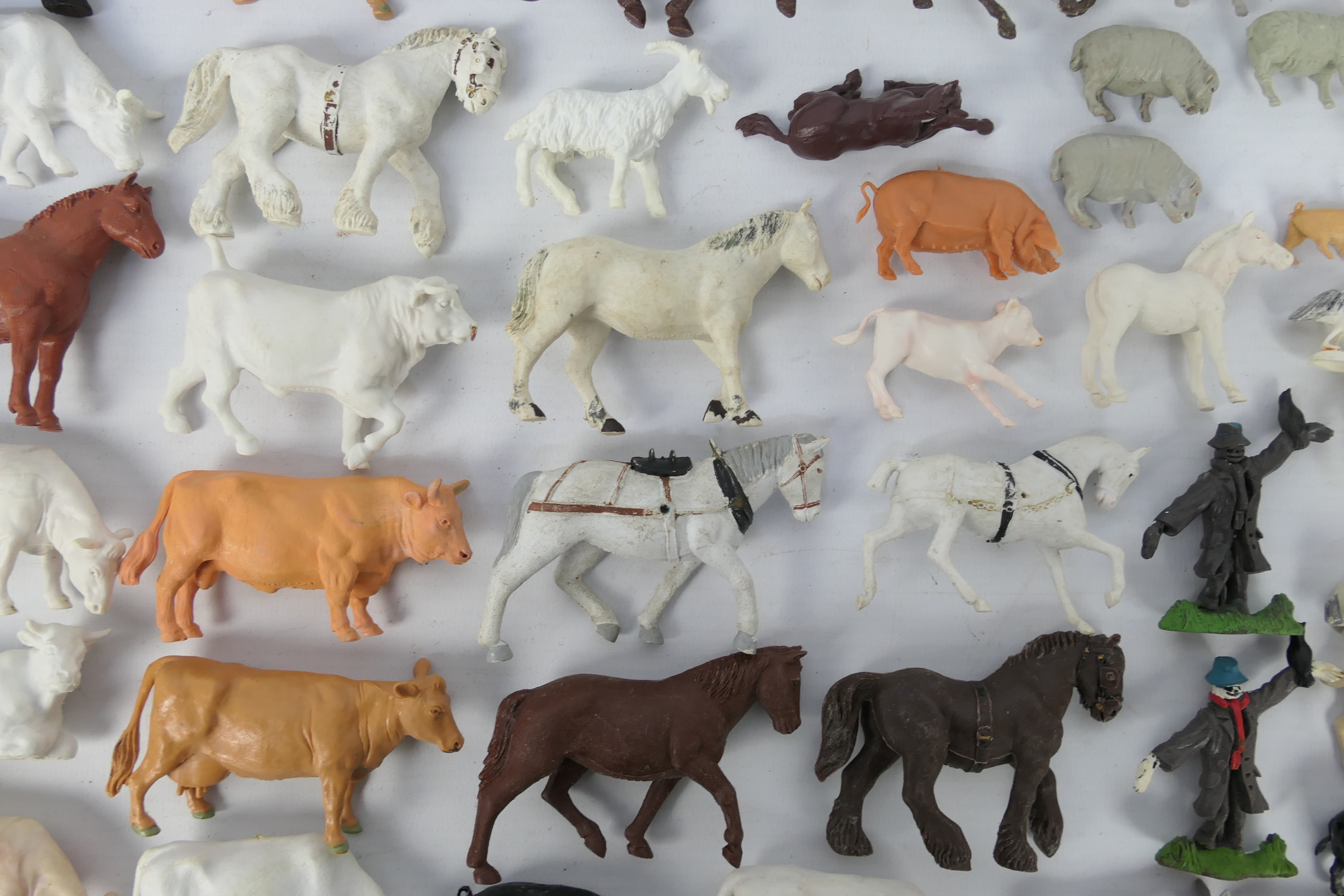 Britains - Cherilea - Other - A loose herd of Britains and Britains style plastic farm animals and - Image 6 of 6