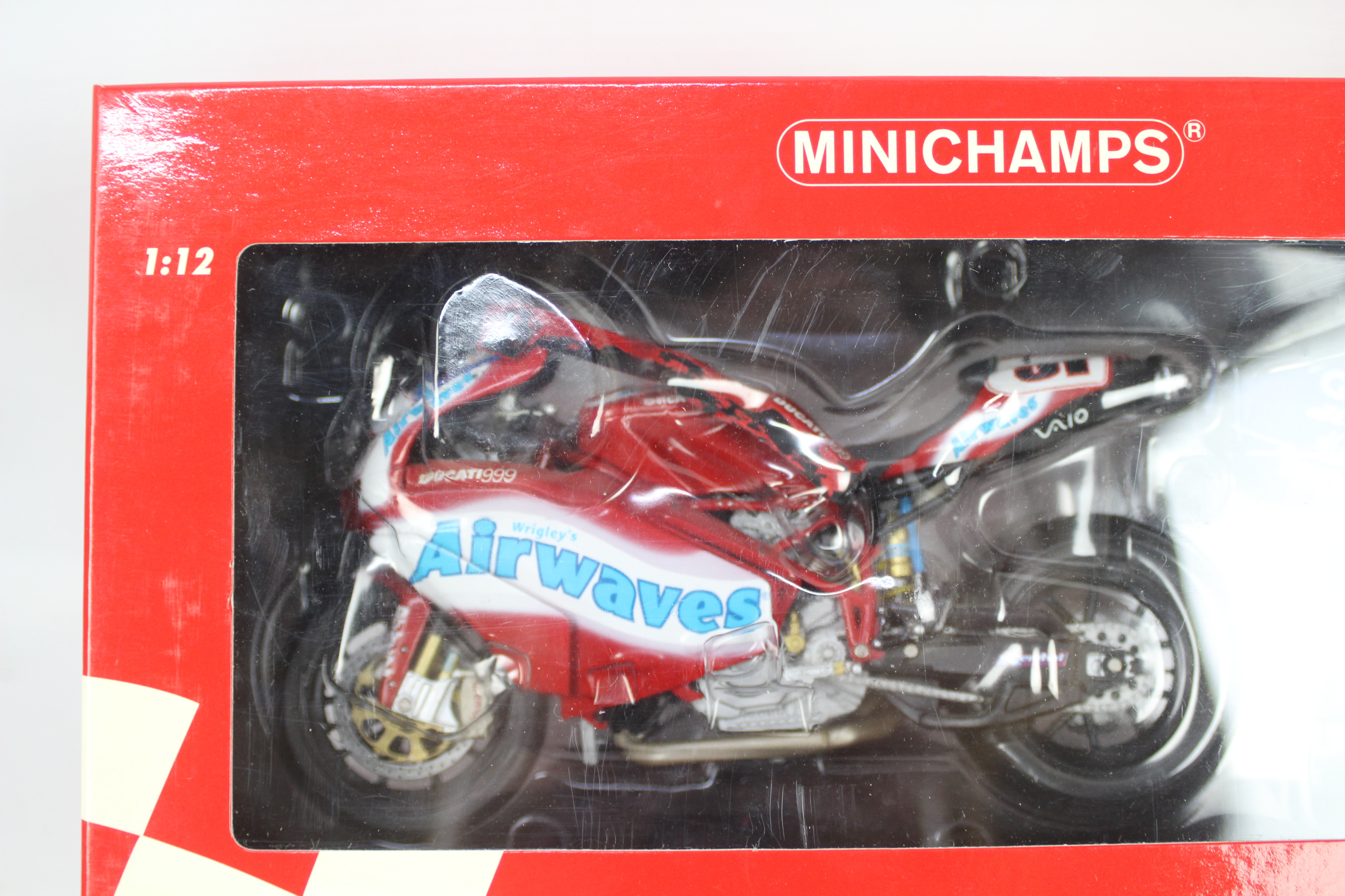 Minichamps - A boxed Minichamps #1220522291 Ducati 999F04 'Leon Haslam' Team Airwaves BSB 2005 - Bild 3 aus 3