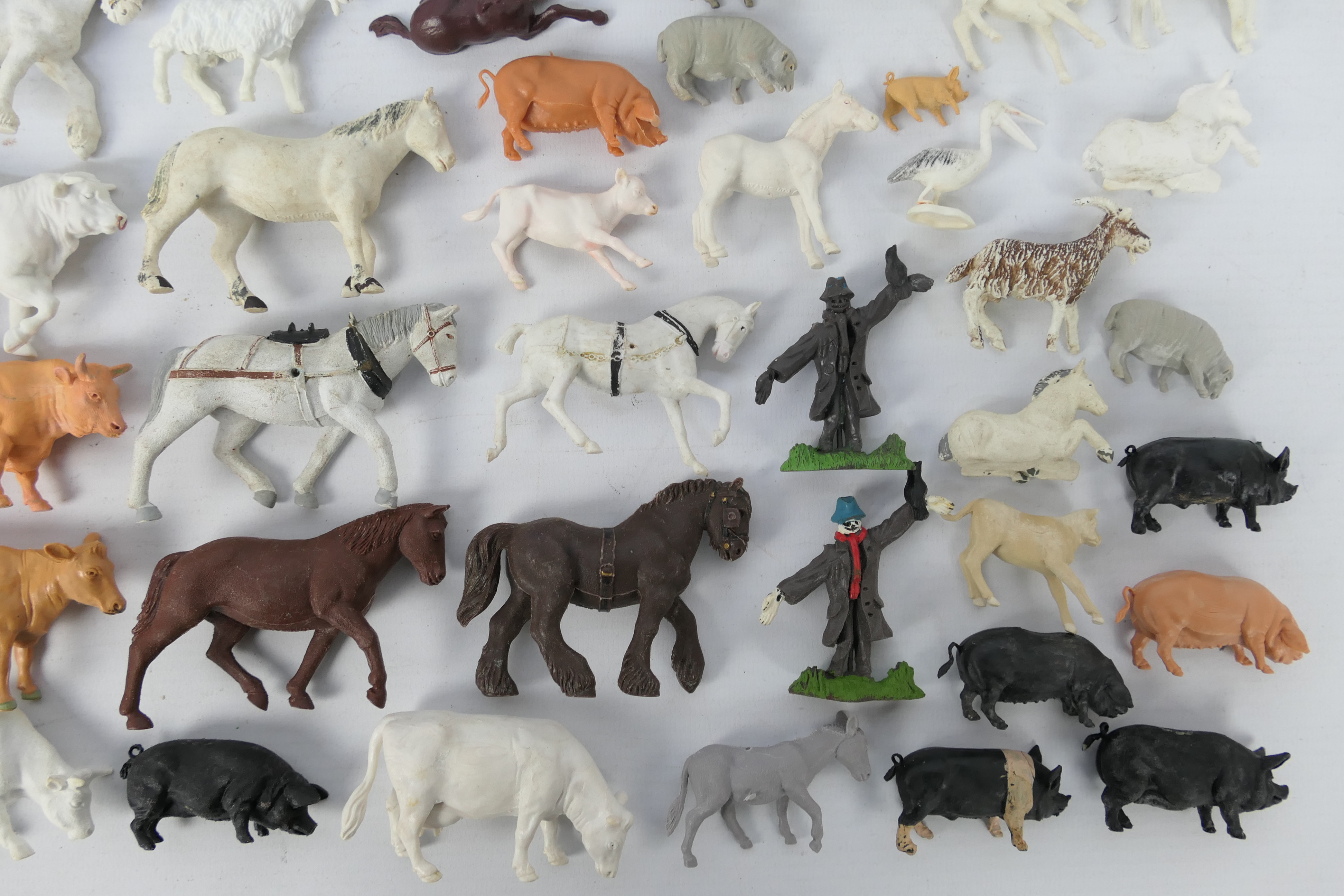 Britains - Cherilea - Other - A loose herd of Britains and Britains style plastic farm animals and - Image 5 of 6