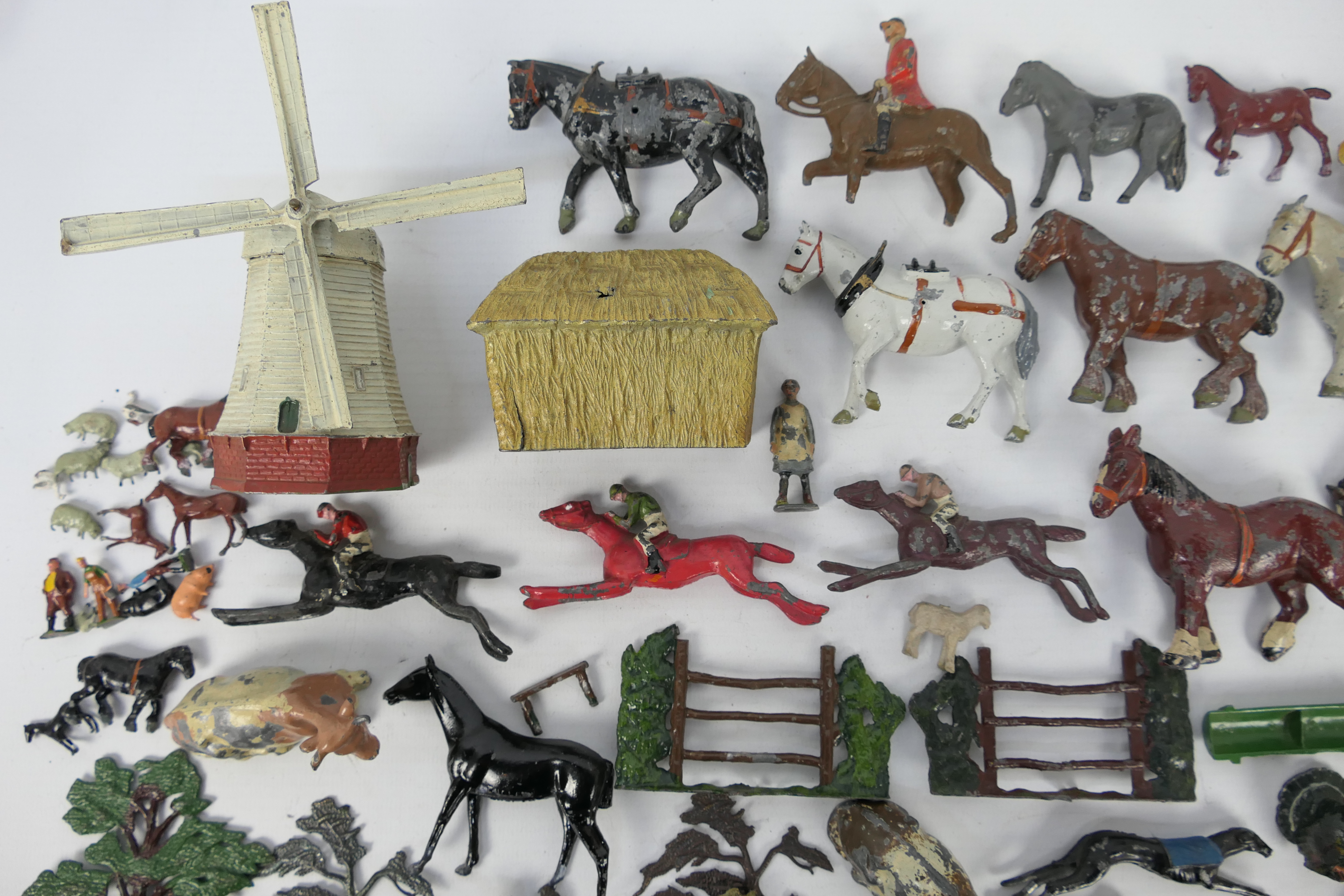 Britains - JoHillco - Chad Valley - Other - A loose group of mainly Britains farm animals and farm - Image 3 of 6