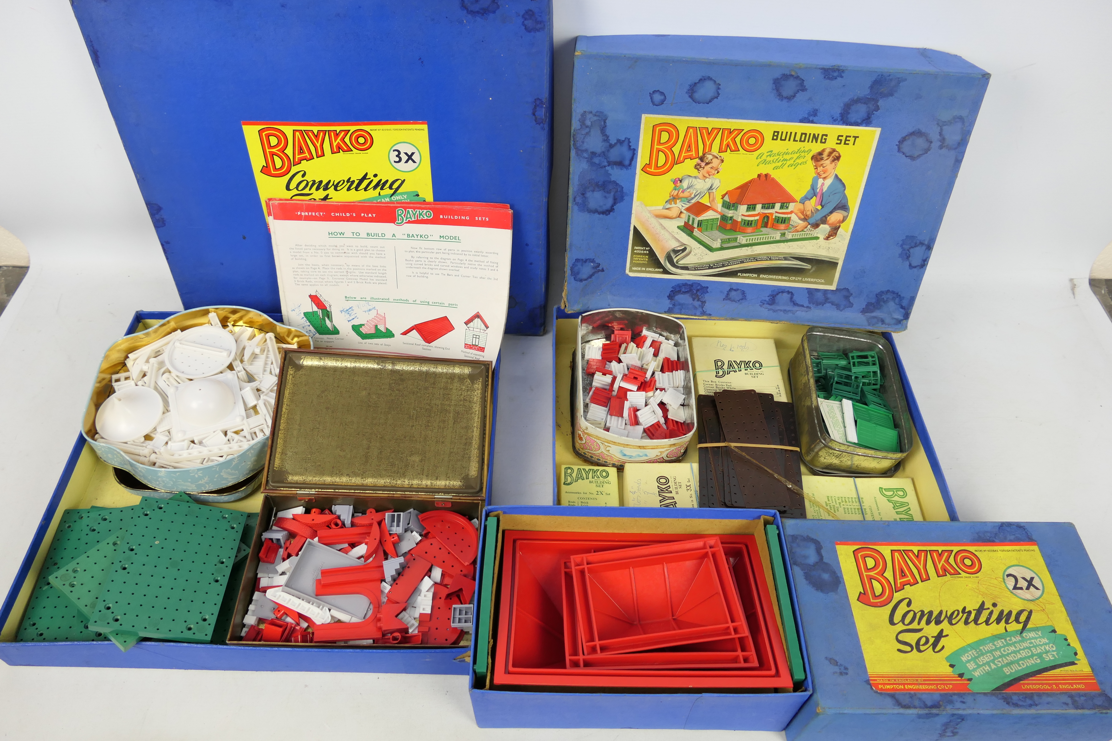 Bayko - Three boxed sets of vintage Bayko. Lot consists opf Bayko #2; #2X and #3X.