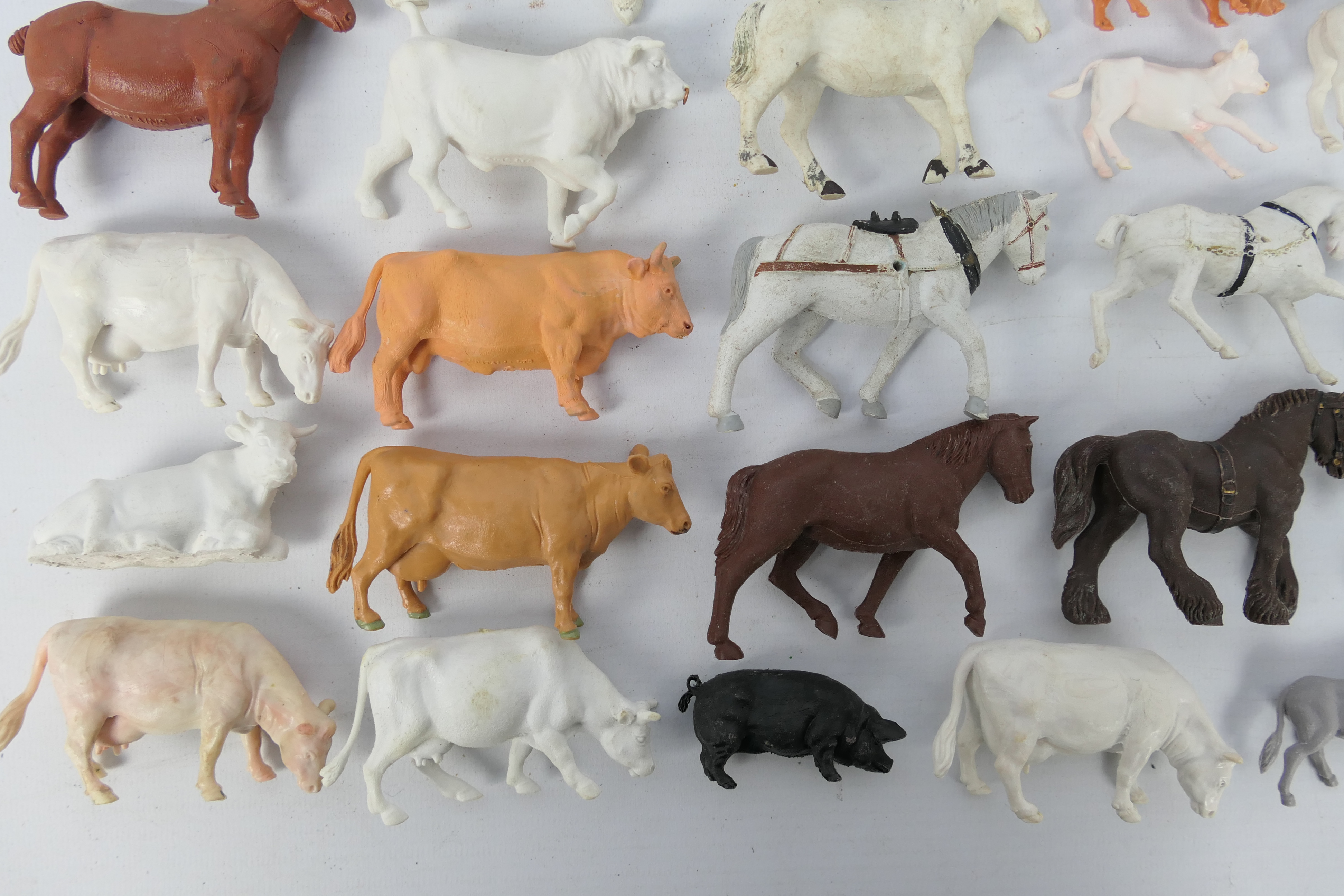 Britains - Cherilea - Other - A loose herd of Britains and Britains style plastic farm animals and - Image 2 of 6