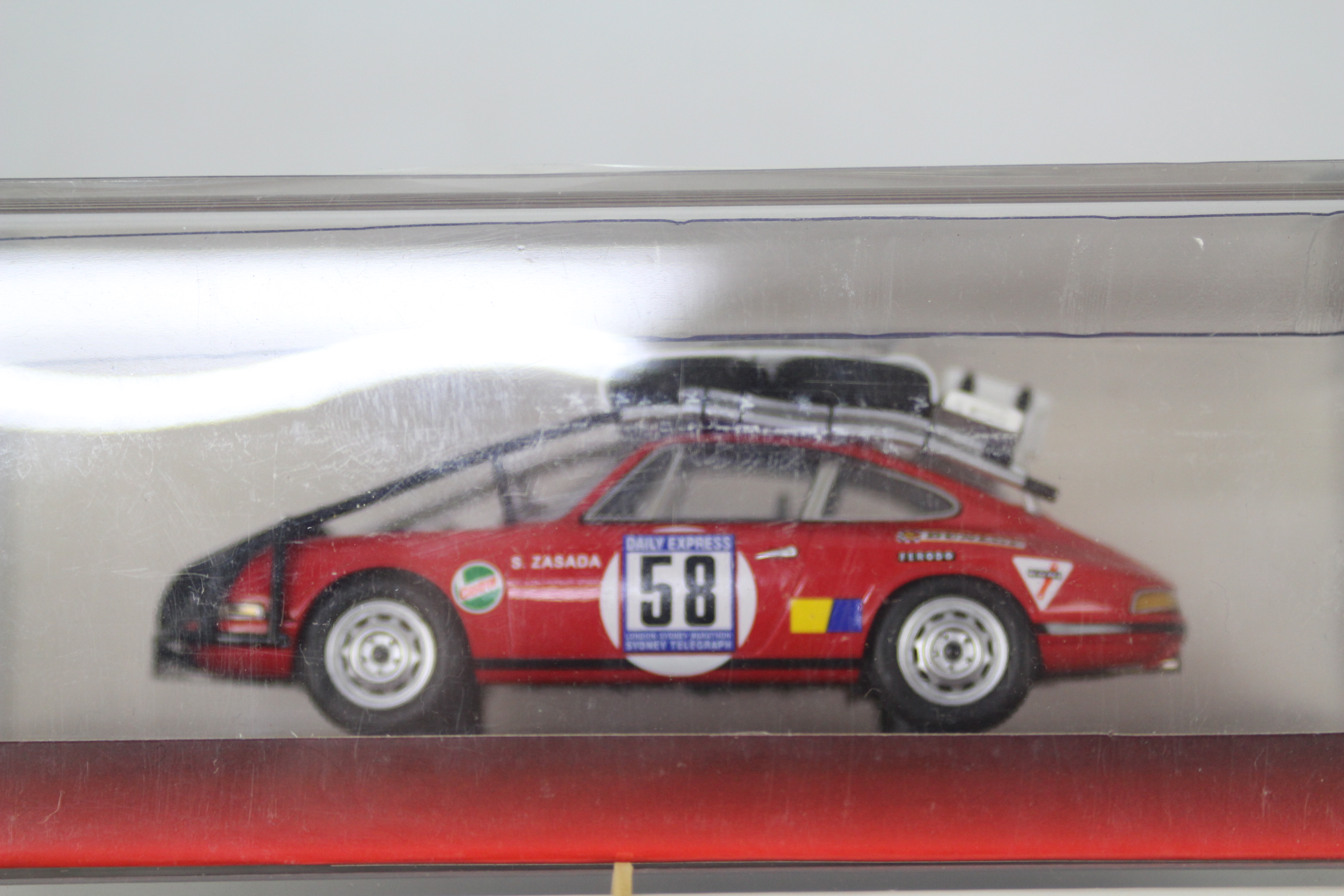 TSM - True Scale Miniatures - A boxed 1:43 scale TSM #104307 1968 Porsche 911 London - Sydney - Bild 3 aus 3