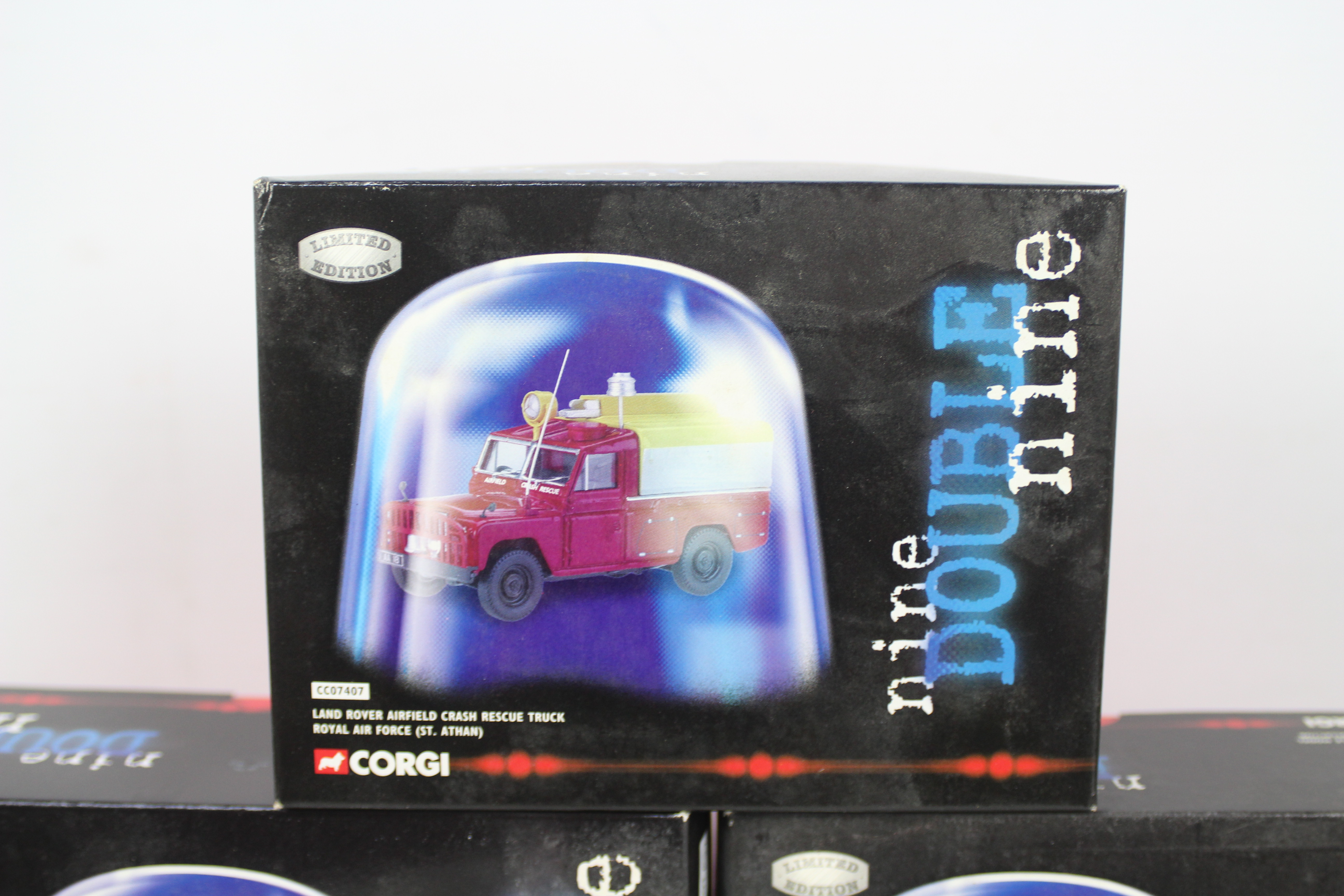 Corgi - A squad of five boxed Limited Edition diecast Emergency themed vehicles from Corgi's 'Nine - Bild 2 aus 5