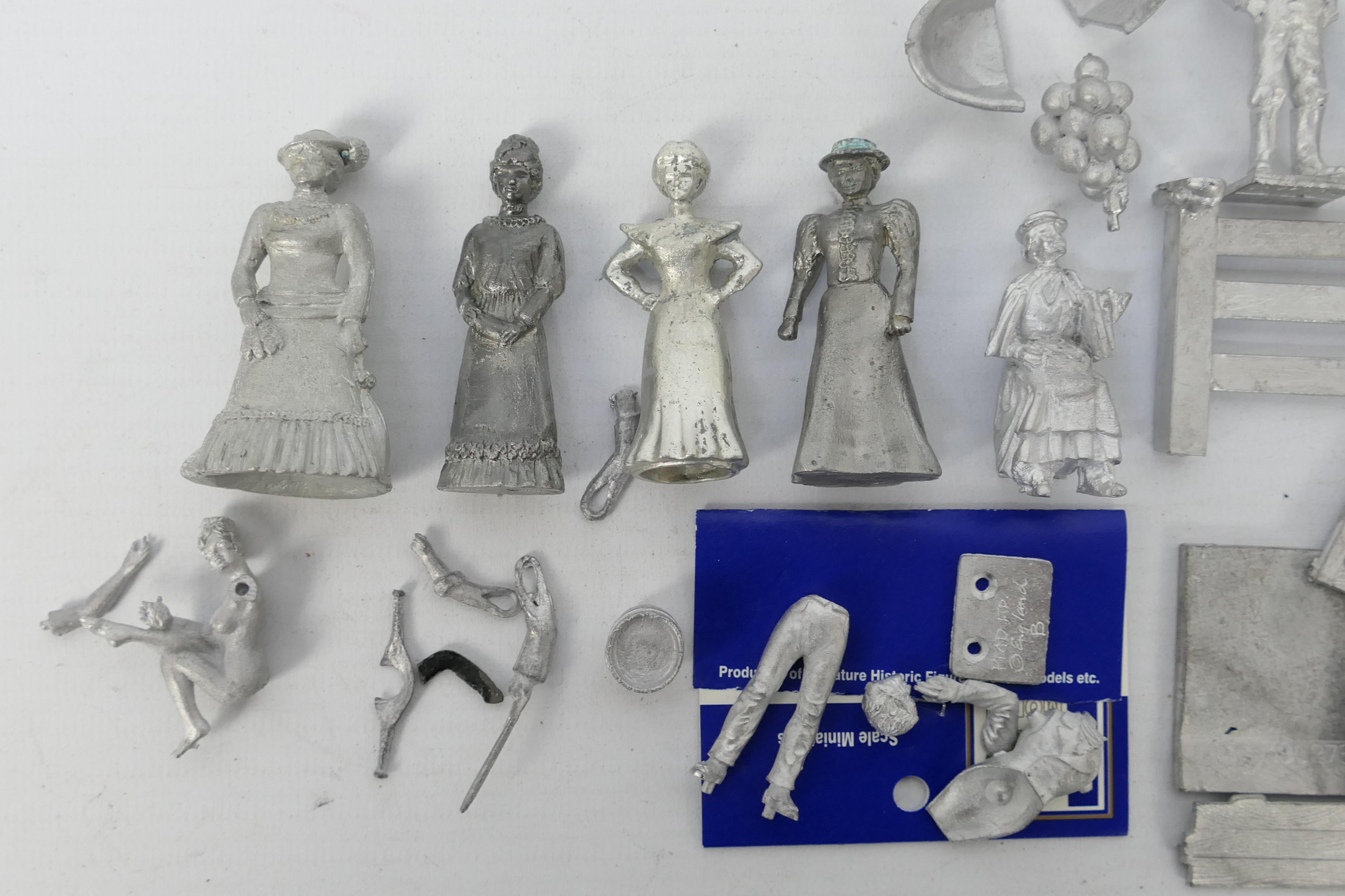 Phoenix Model Developments - Asset - Other - A group of loose and packeted white metal figures and - Image 2 of 6