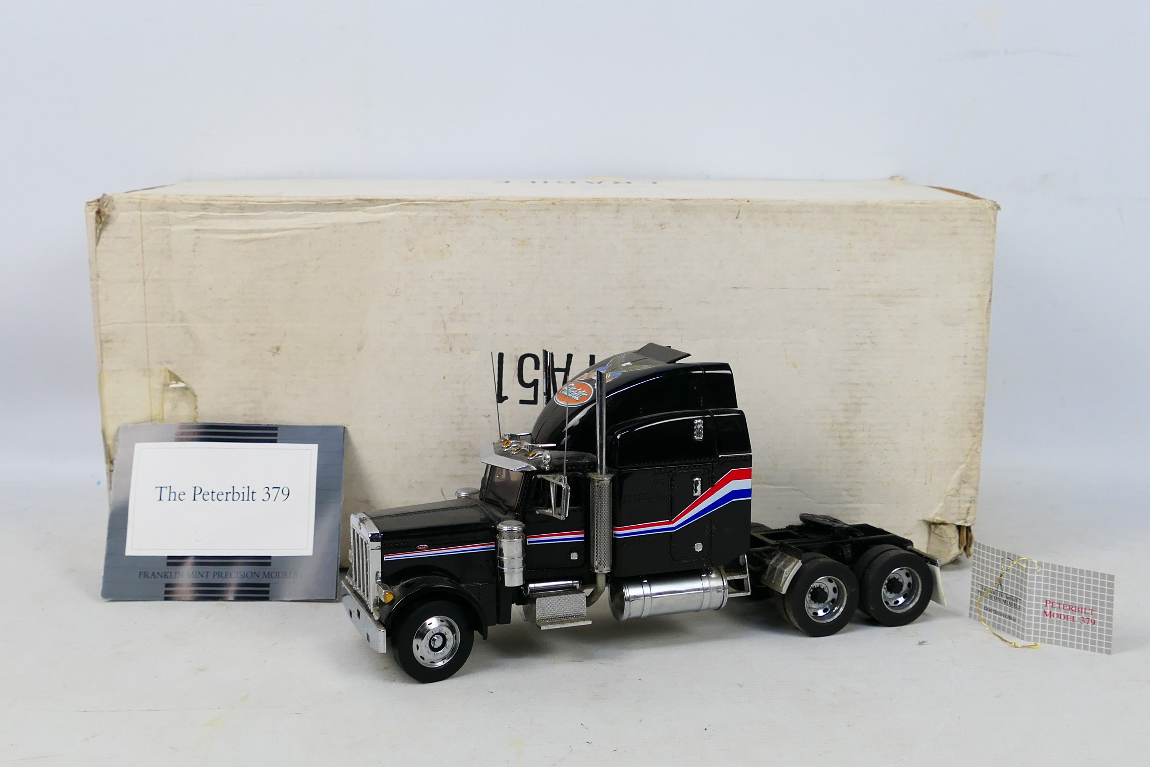 Franklin Mint - A boxed 1:32 scale Franklin Mint 'The Peterbilt 379' diecast model truck.