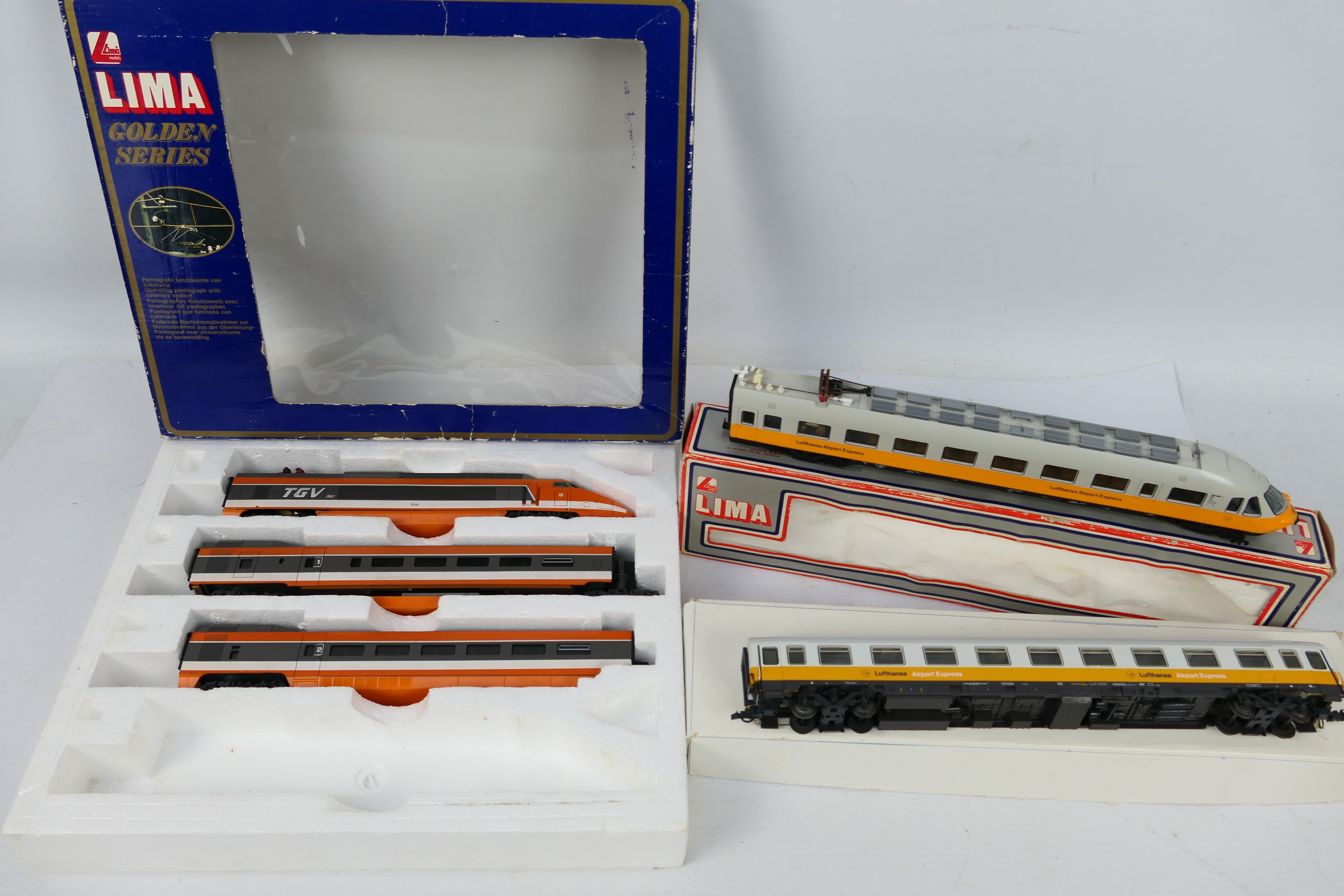 Lima - Roco - Three boxed HO gauge items from Lima and Roco.