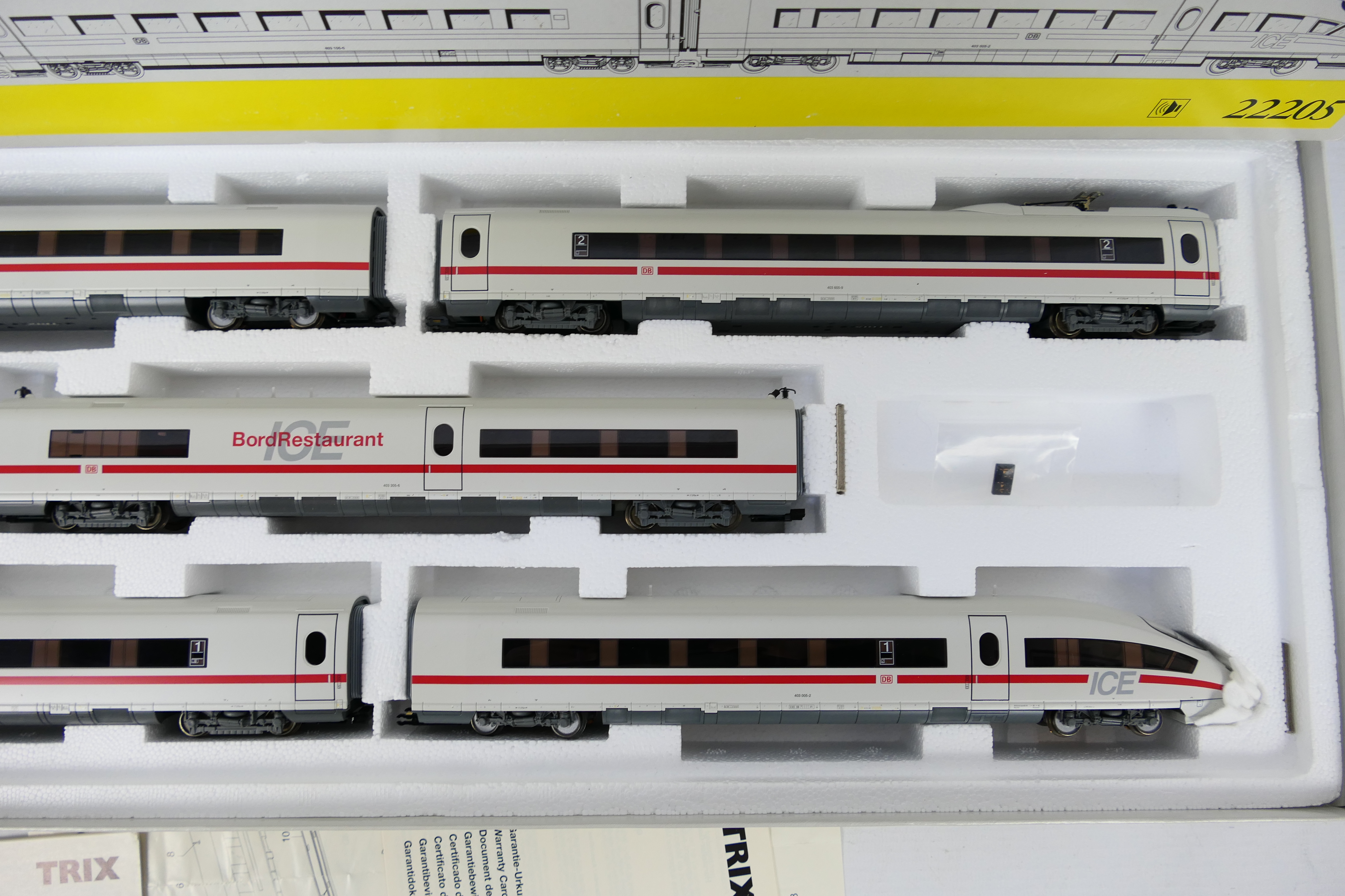 Trix - A boxed HO gauge Trix #22205 ICE 3 Powered Railcar Train set. - Image 4 of 4