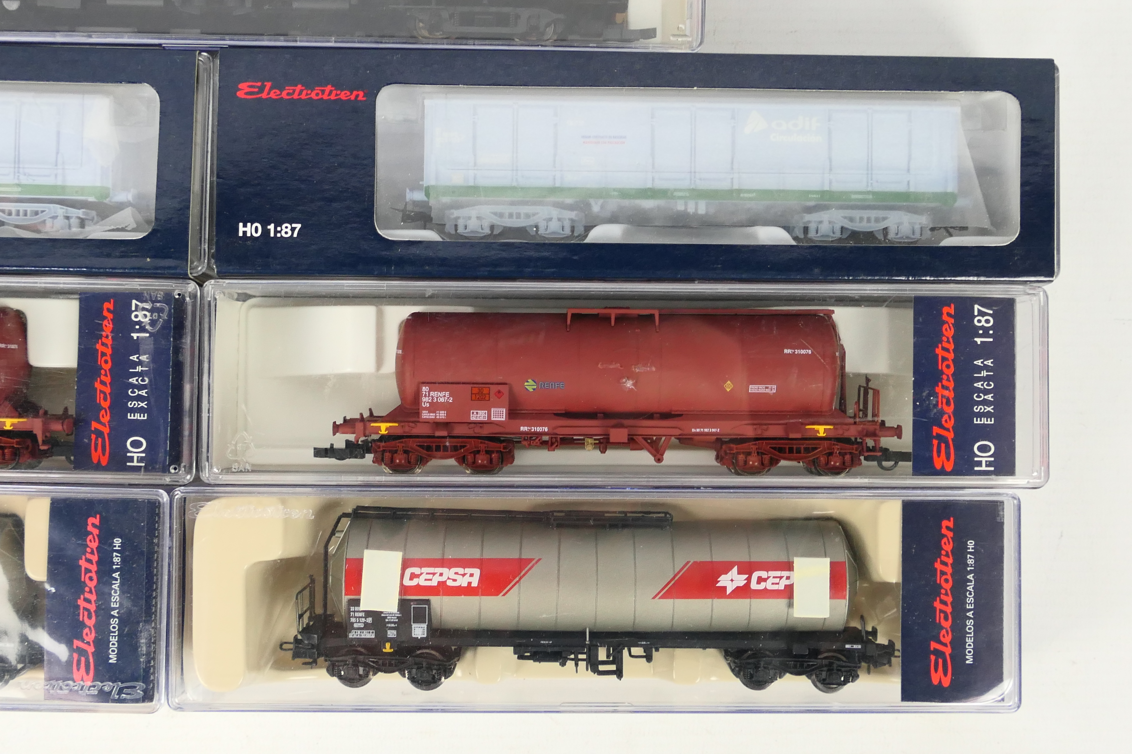 Electrotren - A rake of seven boxed HO gauge Electrotren predominately freight rolling stock items. - Image 3 of 4
