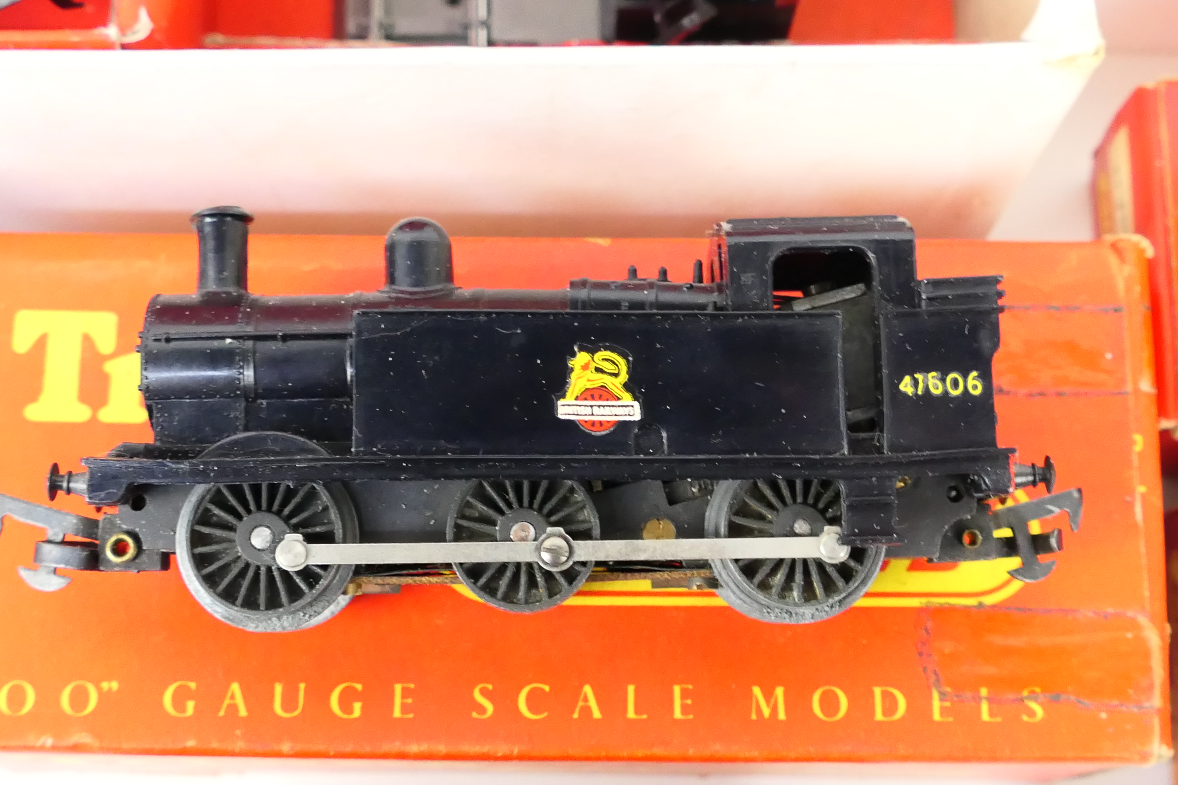 Tri-ang - 7 x boxed OO gauge items, 0-6-0 tank engine number 47606 in BR black # R. - Image 2 of 5