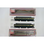 Lima - A boxed Lima HO gauge #201090 diesel railcar with #201091 passenger coach,