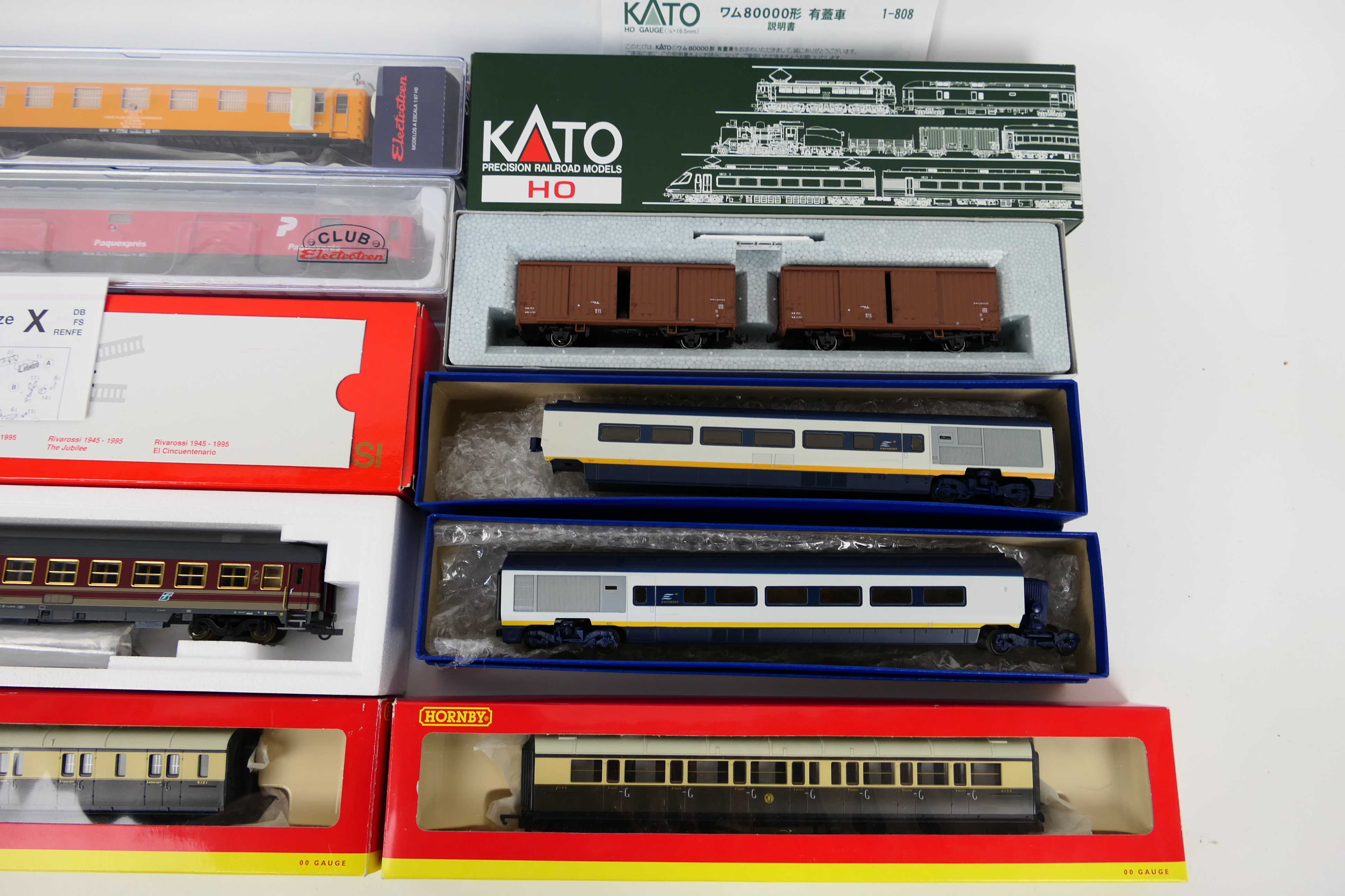 Kato - Hornby - Rivarossi - Electrotren - Eight boxed items of OO and HO gauge passenger and - Image 3 of 3
