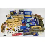 Hornby Dublo - Matchbox - A collection of boxed and unboxed Hornby Dublo railway accessories with
