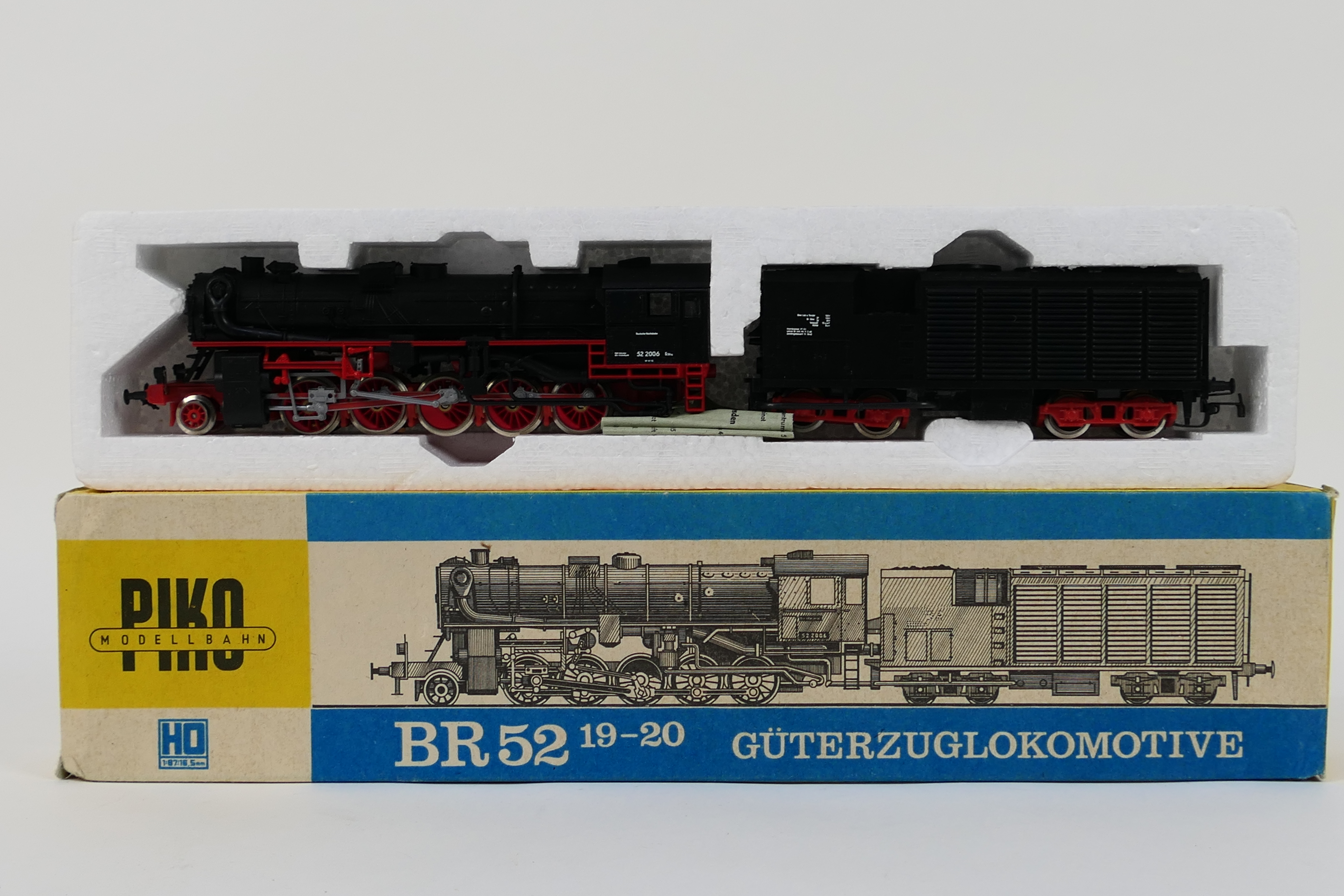 Piko - A boxed Piko 2-10-0 Class BR52 19-20 'Guterzuglokomotive' HO gauge steam locomotive and