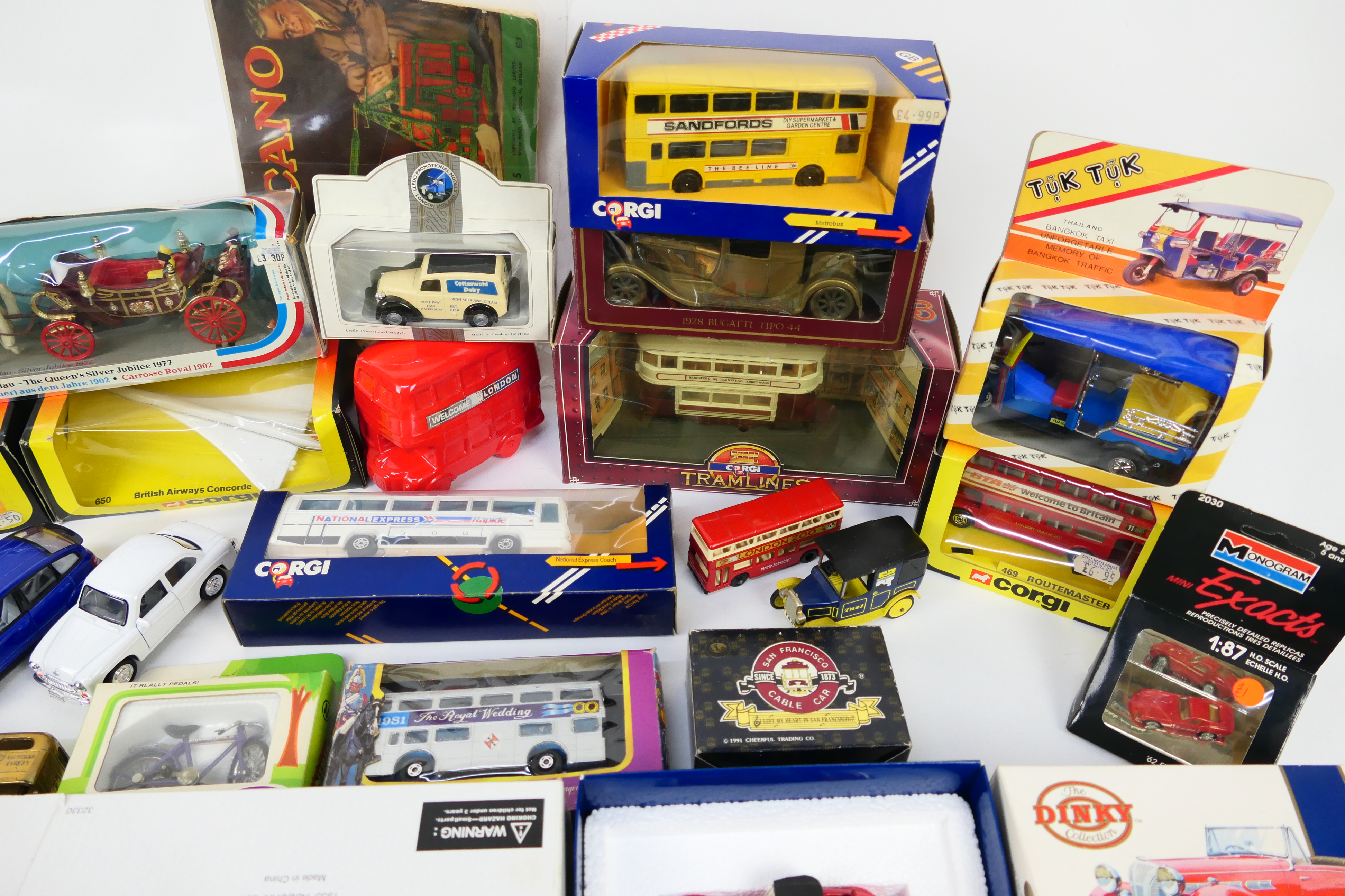 Corgi - Matchbox Dinky - Dinky Toys - Saico - Others - A mixed collection of predominately boxed - Image 3 of 4