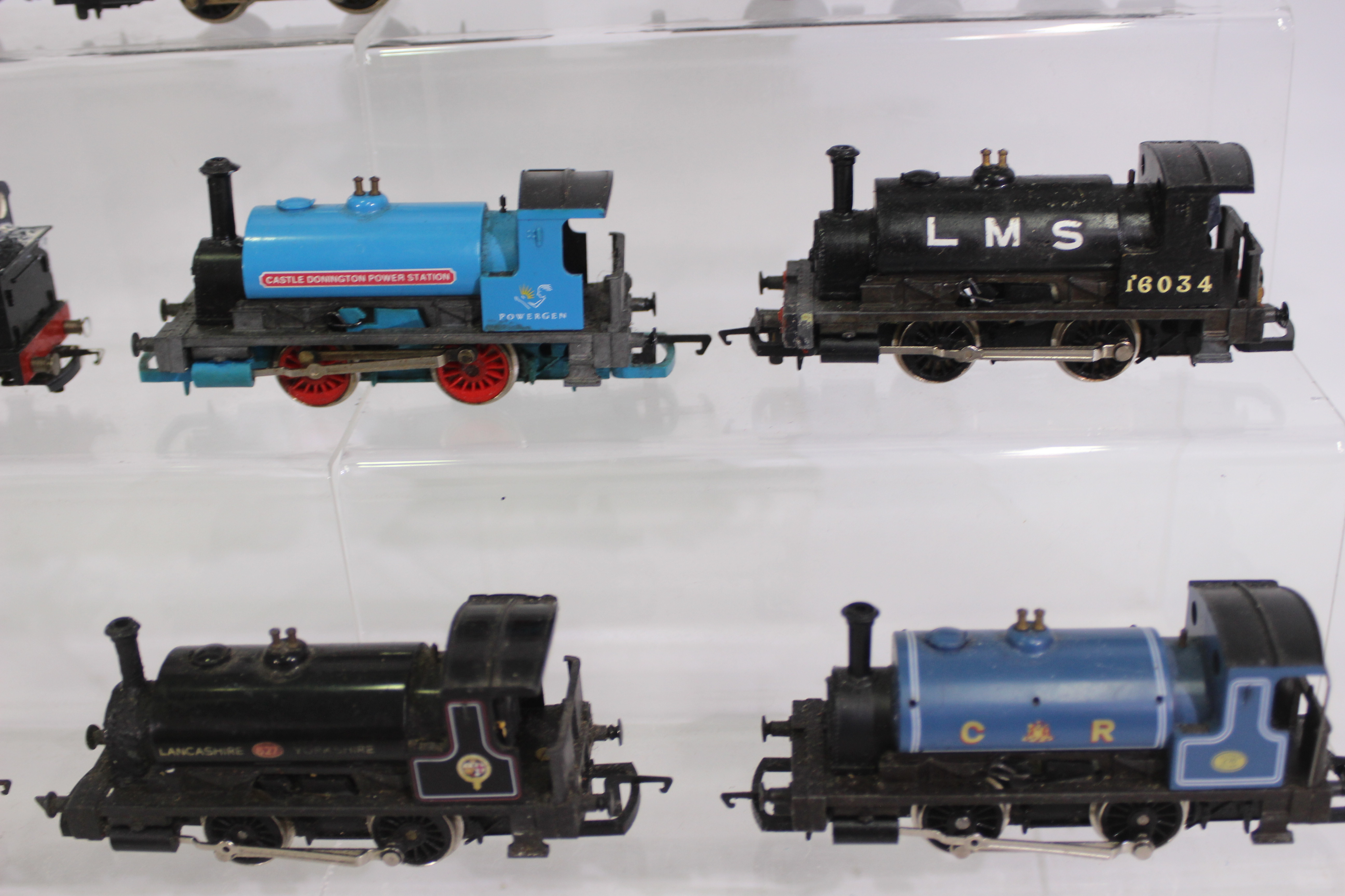 Hornby - 8 x unboxed OO gauge locomotives for spares or restoration including a BR 0-4-0 number - Image 6 of 7