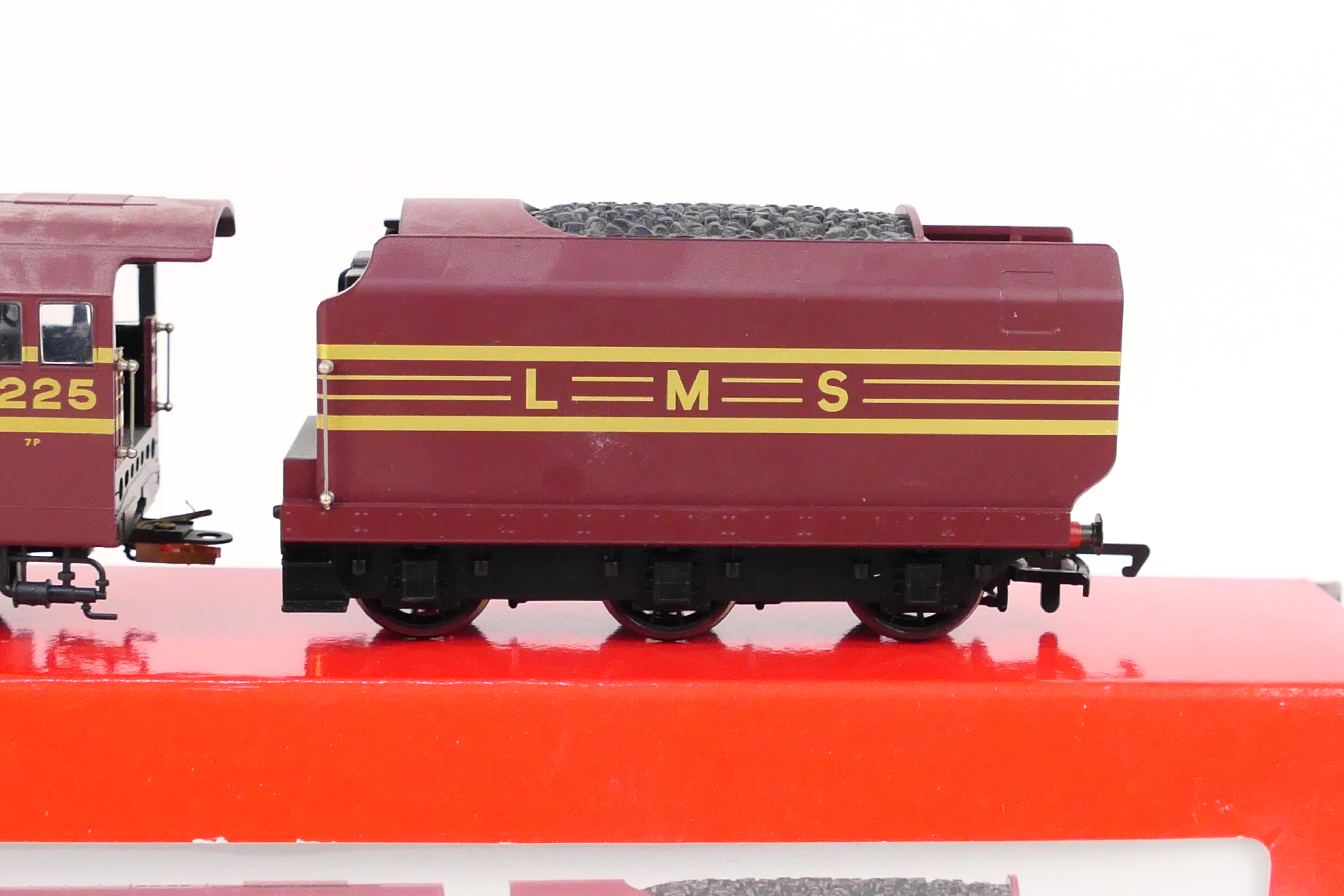 Hornby - A boxed Hornby SUPER DETAIL R2179 Coronation Class 4-6-2 steam locomotive and tender Op.No. - Image 3 of 4