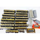 Hornby - Lima - Mainline - 18 x unboxed OO gauge coaches,