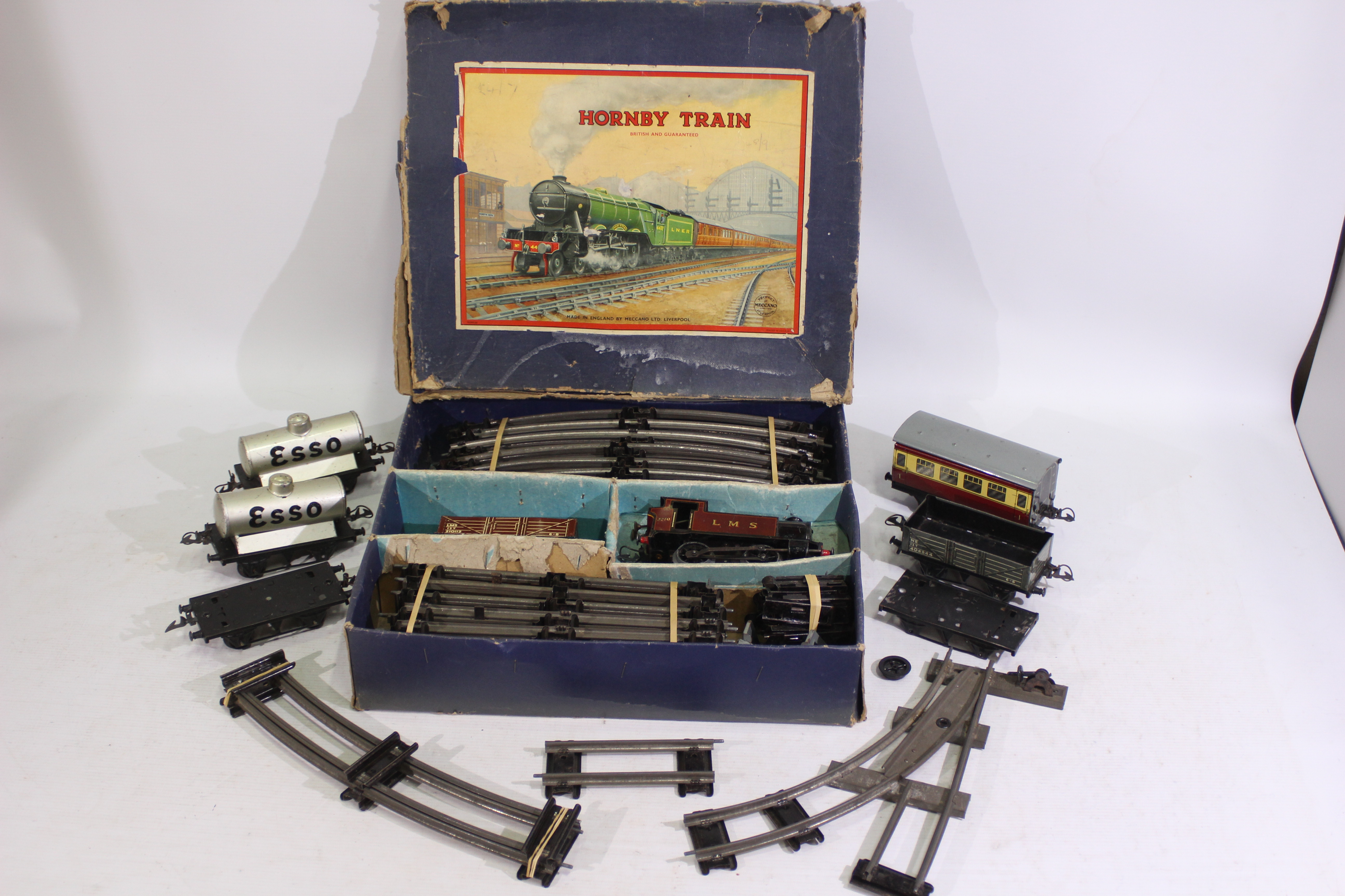 Hornby - A boxed clockwork tinplate O gauge Tank Goods Set # 201 with some extra track sections and - Image 3 of 8