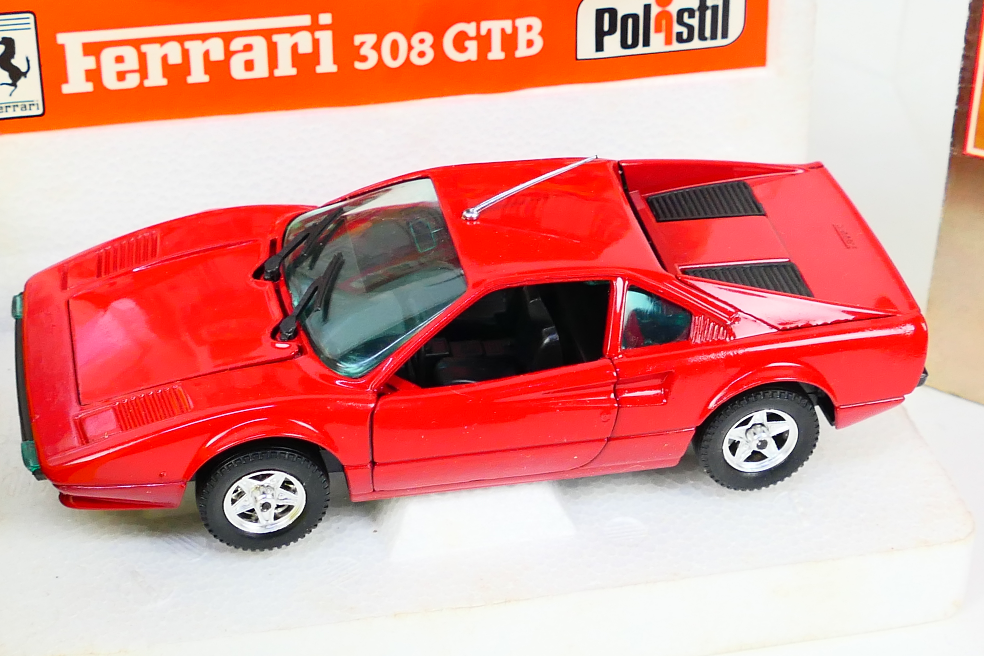 Polistil - Bburago - 3 x boxed models, Ferrari 308 GTB in 1:25 scale # S61, - Image 4 of 4