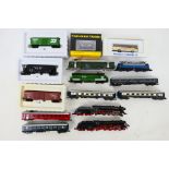 Lima - Bachmann - Graham Farish - Trix - A collection of N Gauge locos and rolling stock including