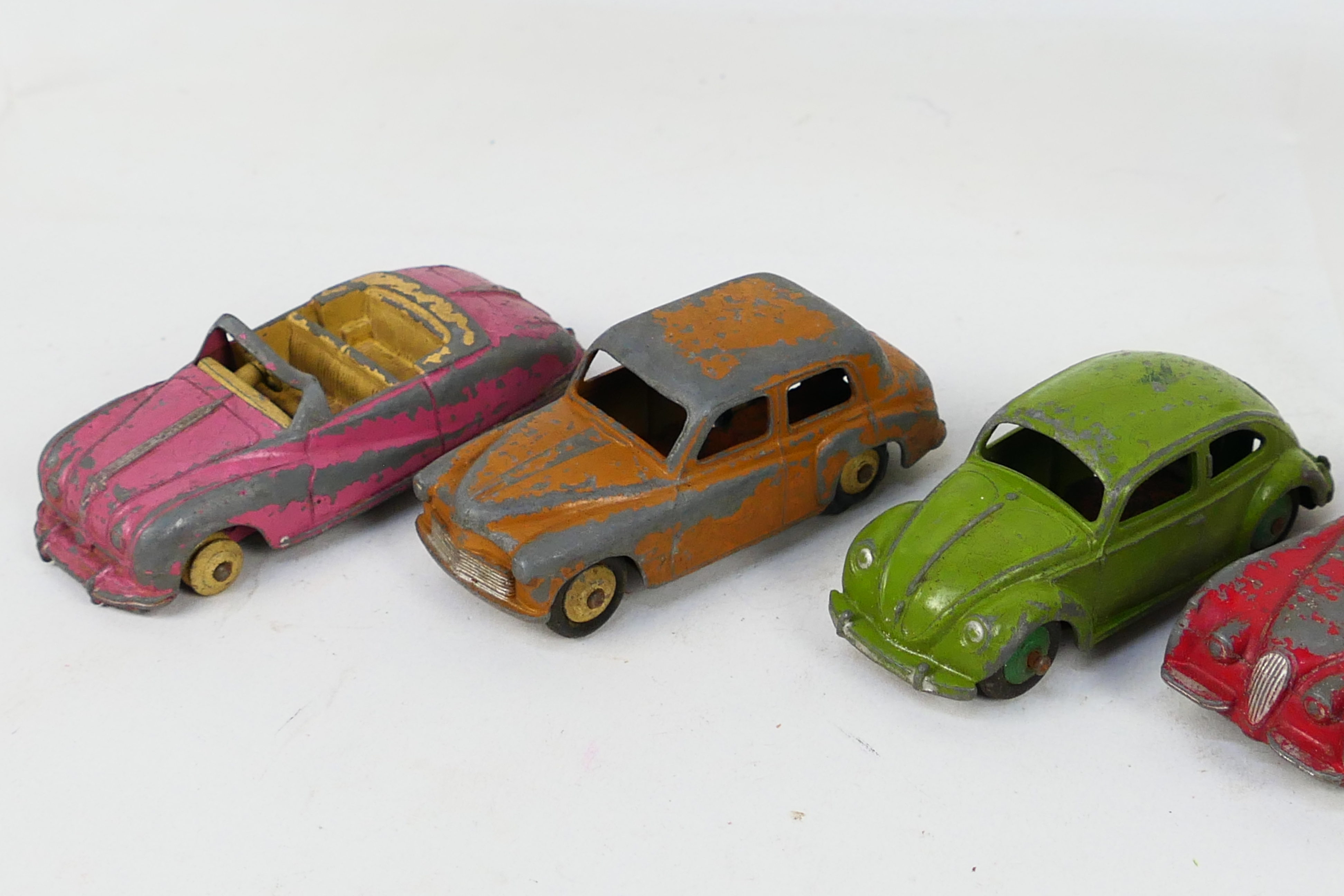 Dinky - A collection of 14 x unboxed vehicles including VW Beetle # 181, Talbot-Lago # 23k, - Image 3 of 5