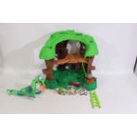 Fisher Price - A 1998 Fisher Price Robin Hood Forest Tree House set and 4 x Fisher Price figures -