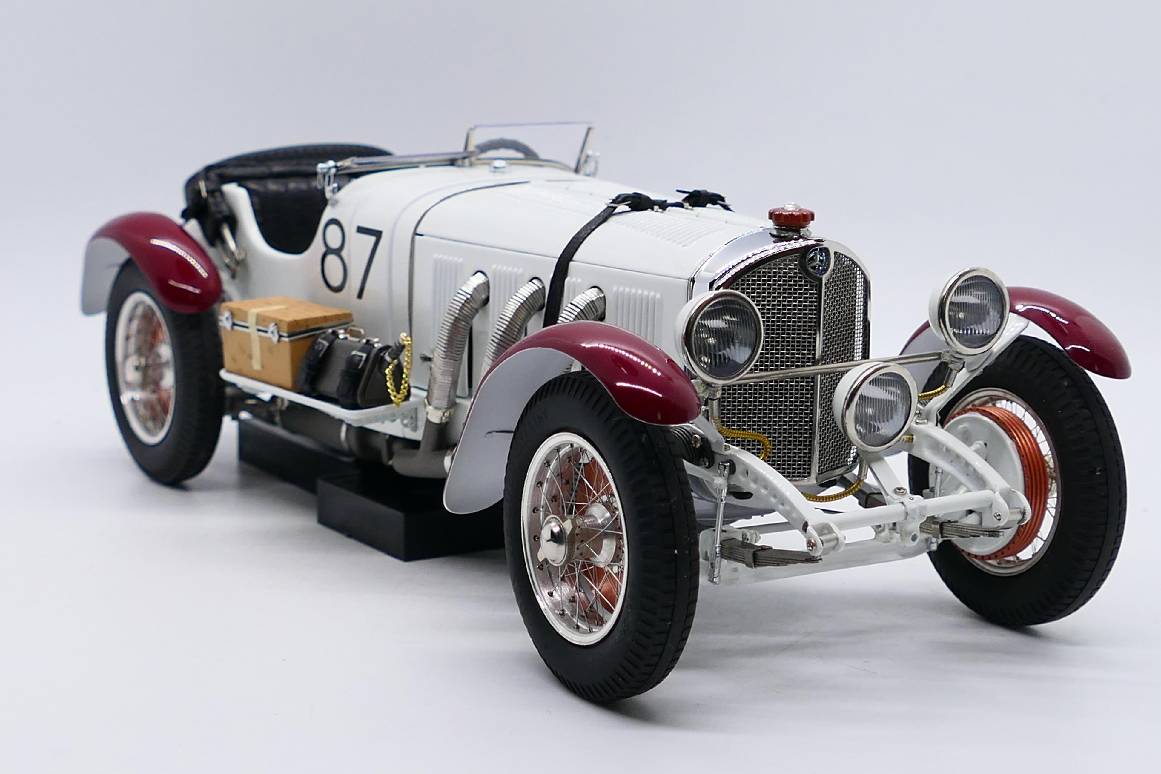 CMC - A boxed limited edition die-cast CMC 1:18 Mercedes-Benz SSKL 1931, Mille Miglia, - Image 7 of 9