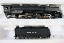 Rivarossi - A boxed HO gauge 4-6-6-4 Challenger steam locomotive in Union Pacific livery # R5456.