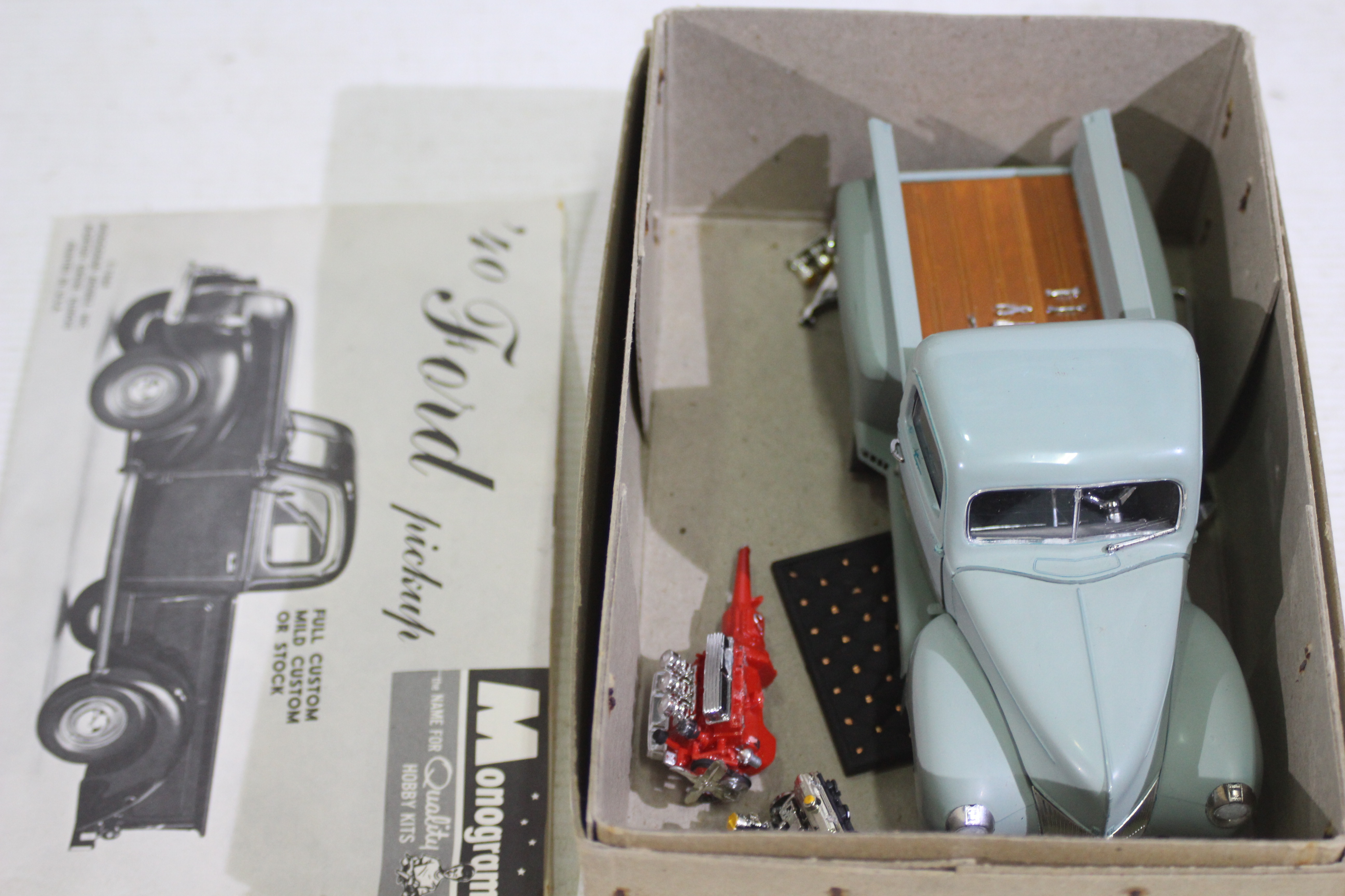 Revel - Monogram - AMT - 6 x vintage model kits which have been built, 1956 Ford Pickup, - Image 4 of 6