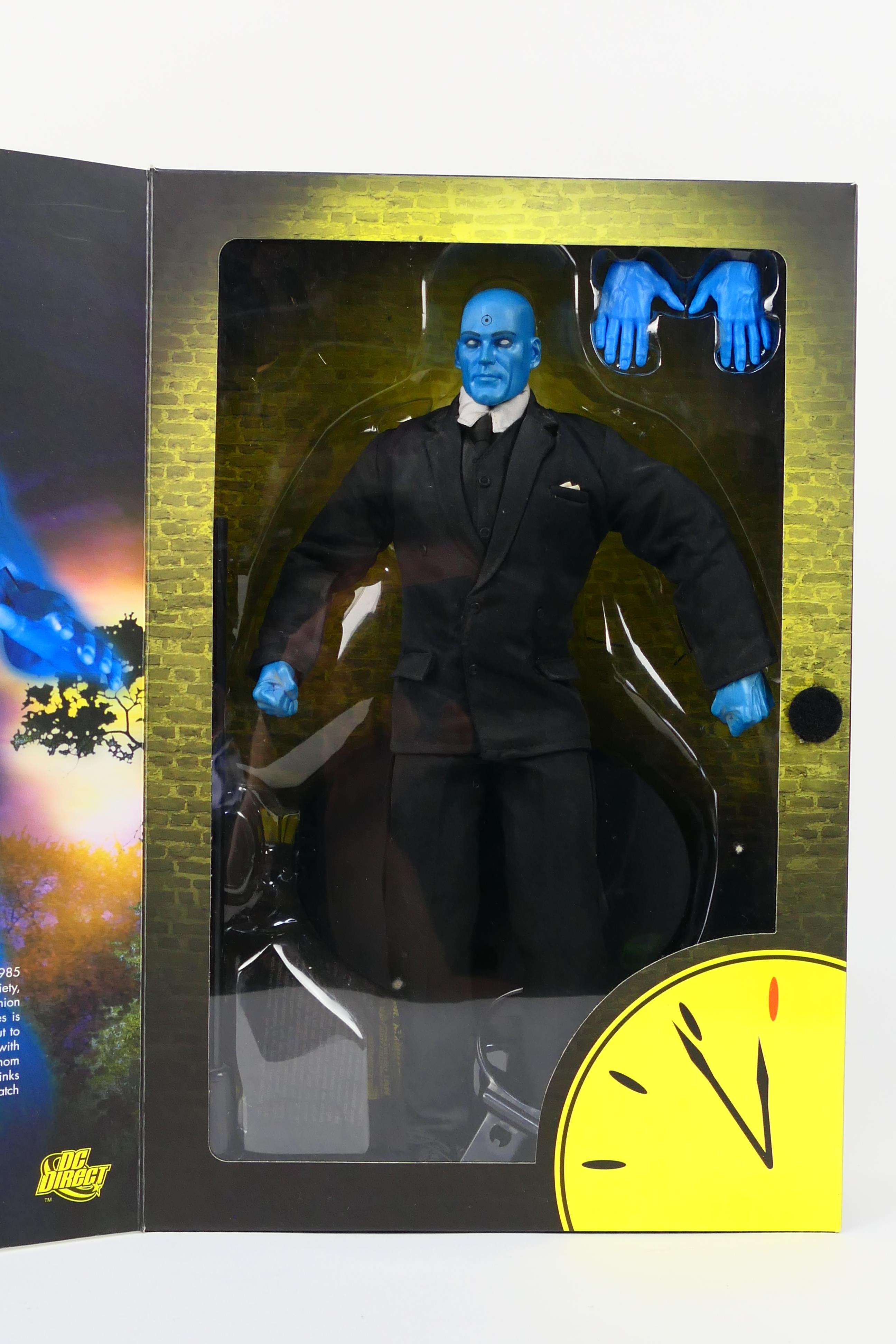 DC Direct - Watchmen - A boxed Dr. Manhattan deluxe fully poseable collector figure in 1:6 scale. - Image 2 of 5