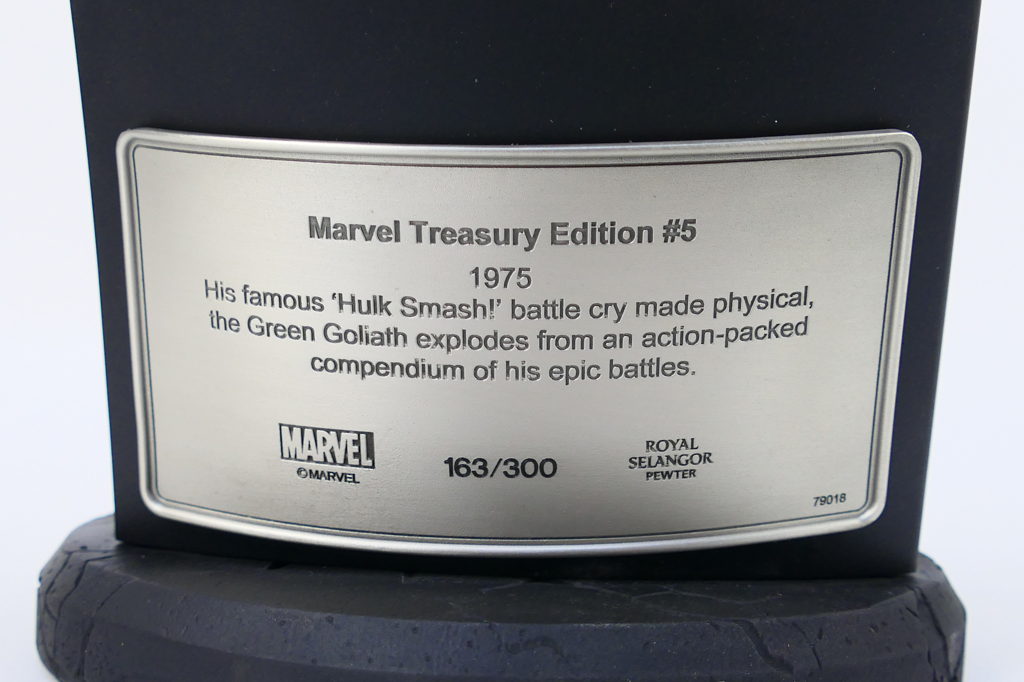 Royal Selangor - Marvel - A limited edition Royal Selangor Pewter Hulk Marvel Treasury Edition # 5 - Image 7 of 8