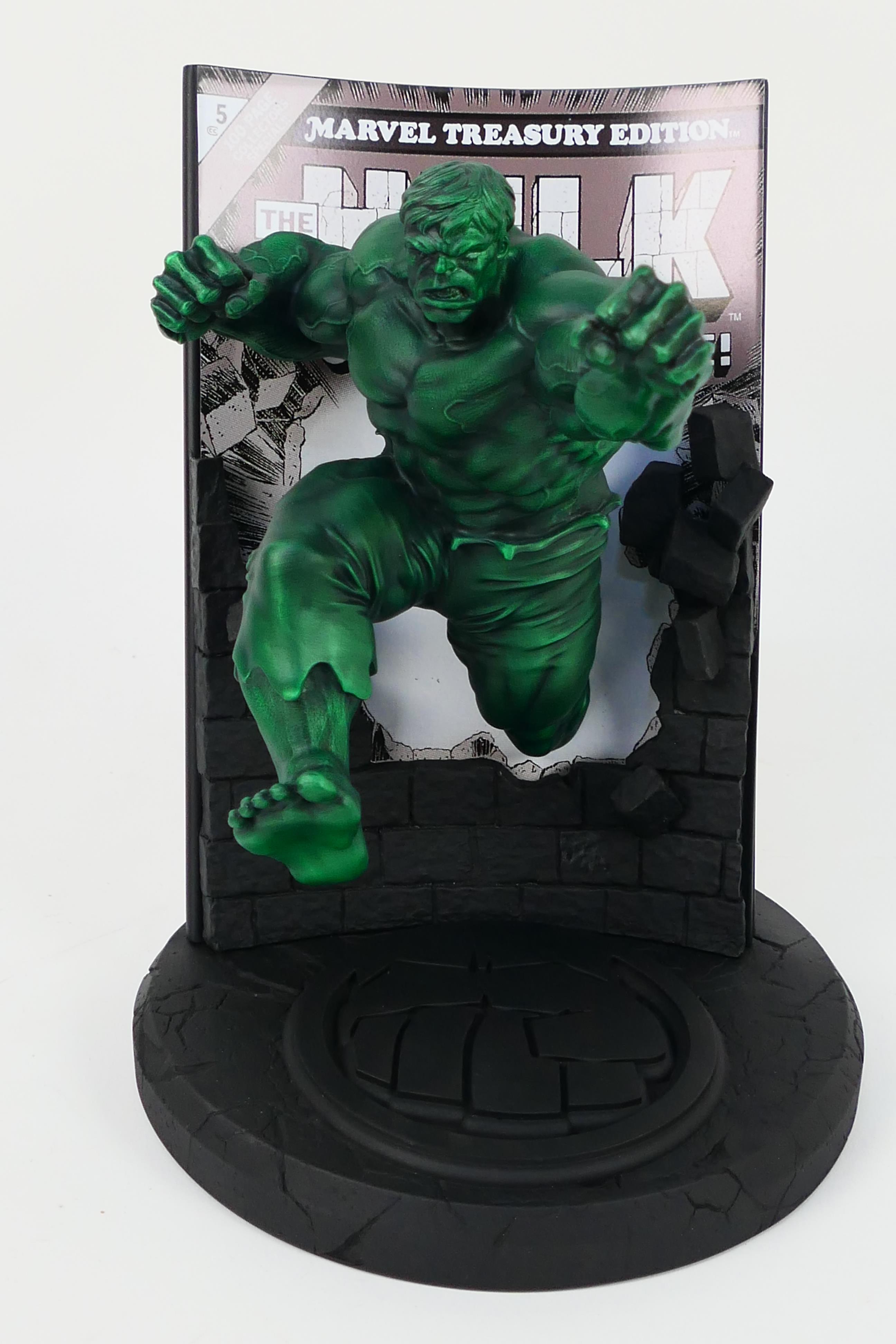 Royal Selangor - Marvel - A limited edition Royal Selangor Pewter Hulk Marvel Treasury Edition # 5 - Image 2 of 8