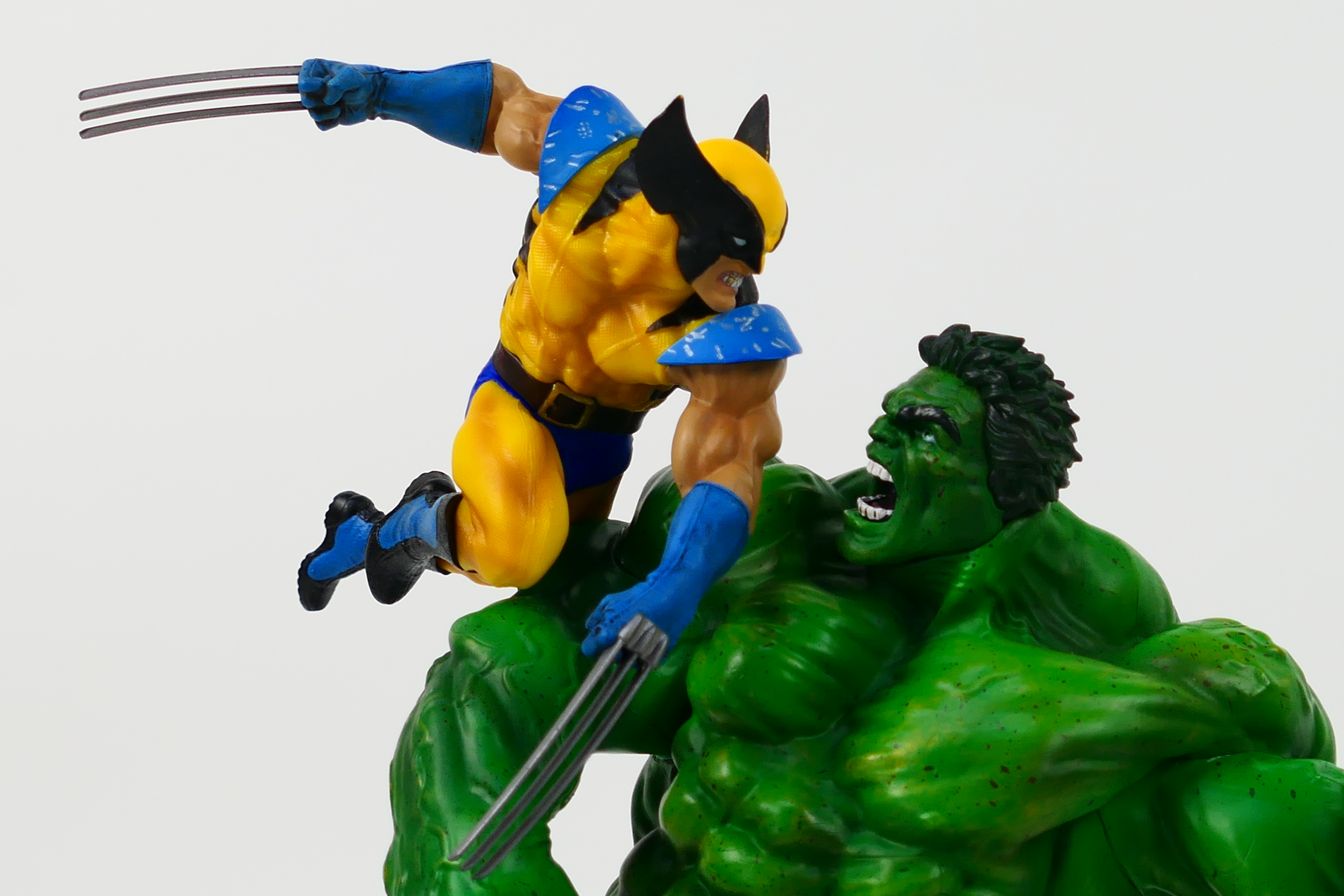 Tianbaotoys - Marvel - A boxed Hulk vs. Wolverine statue which is approximately 12 inches tall. - Image 3 of 6