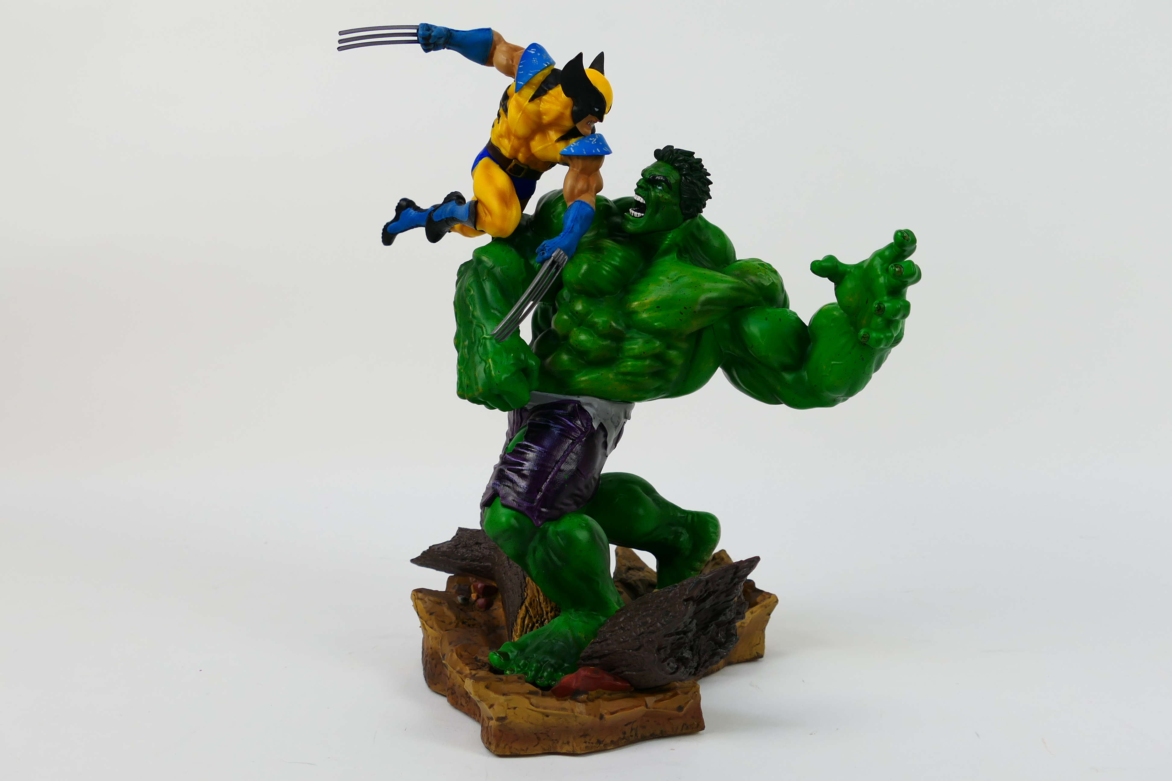 Tianbaotoys - Marvel - A boxed Hulk vs. Wolverine statue which is approximately 12 inches tall. - Image 2 of 6