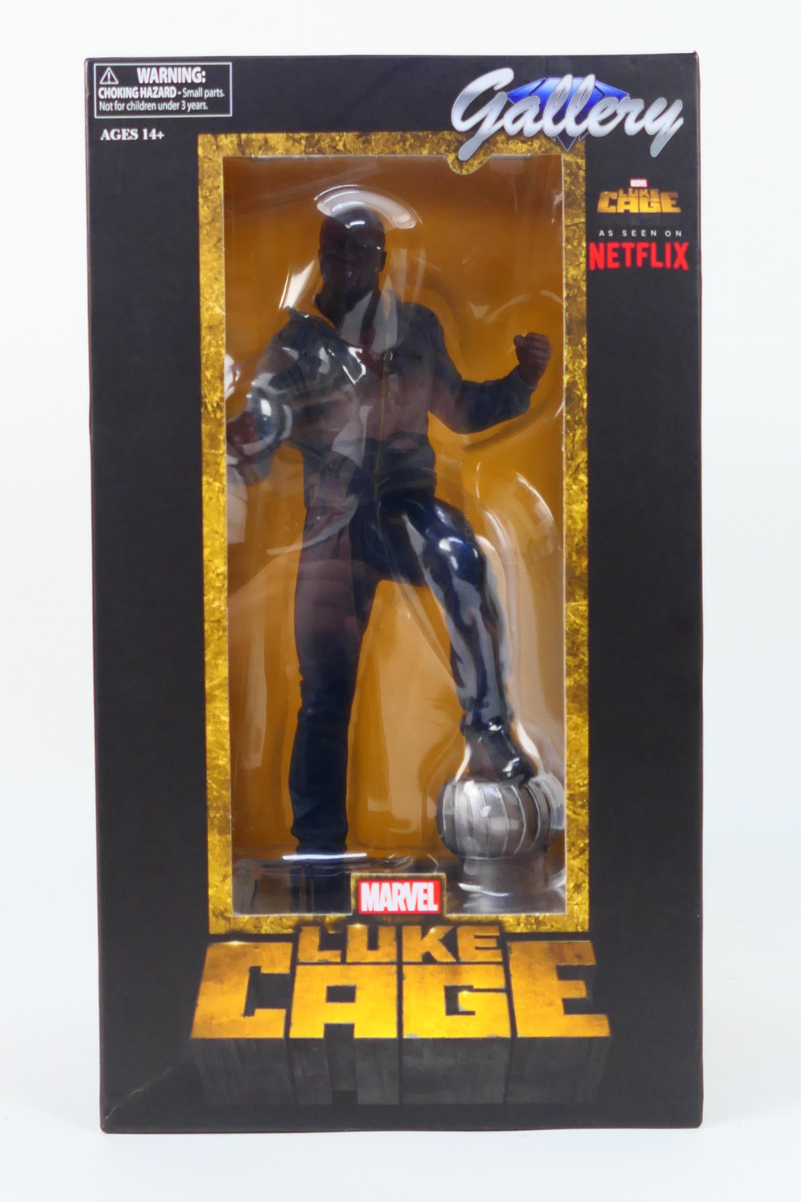 Diamond Select Toys - Marvel - A factory sealed 11 inch Luke Cage diorama sculpted by Rocco