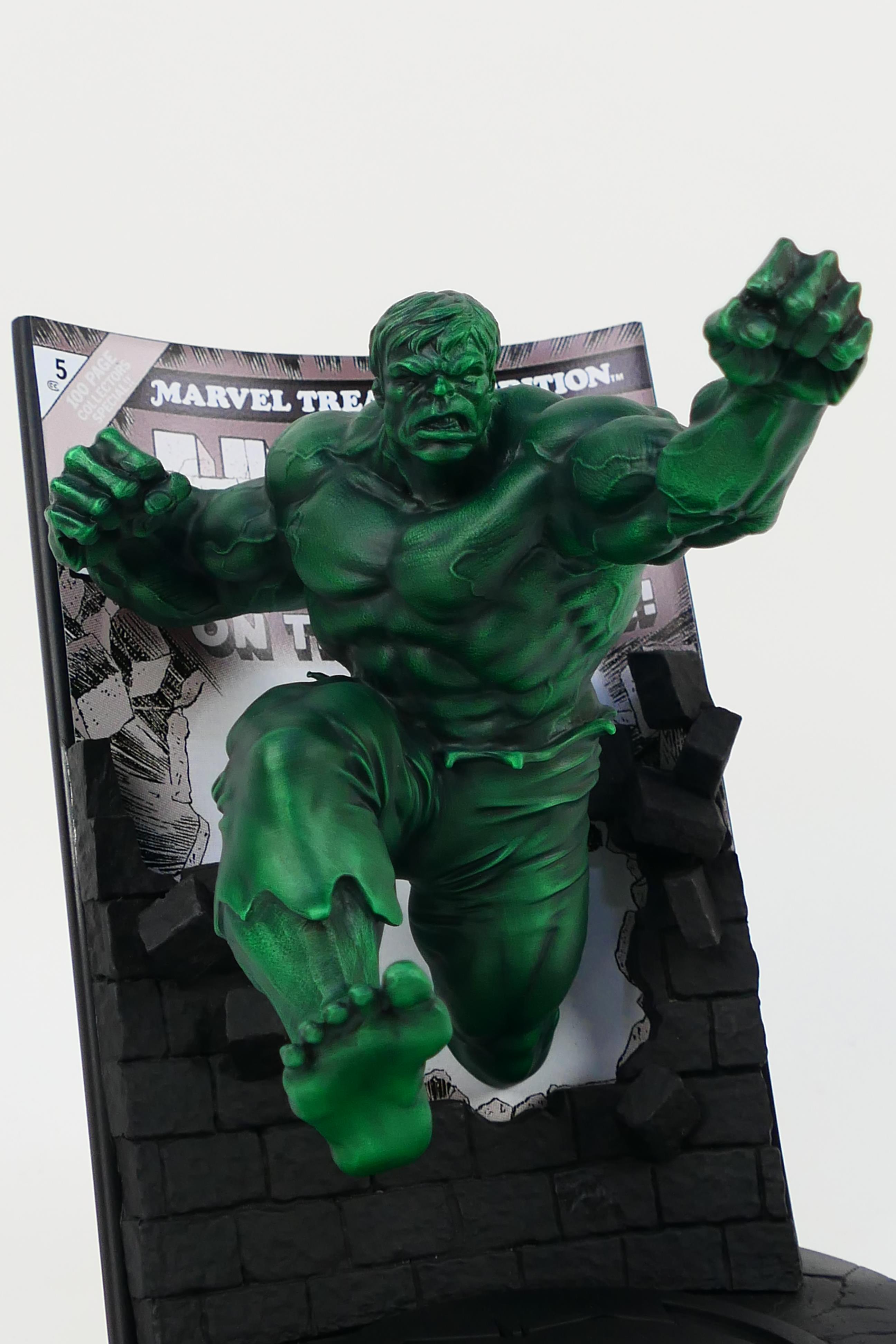 Royal Selangor - Marvel - A limited edition Royal Selangor Pewter Hulk Marvel Treasury Edition # 5 - Image 3 of 8