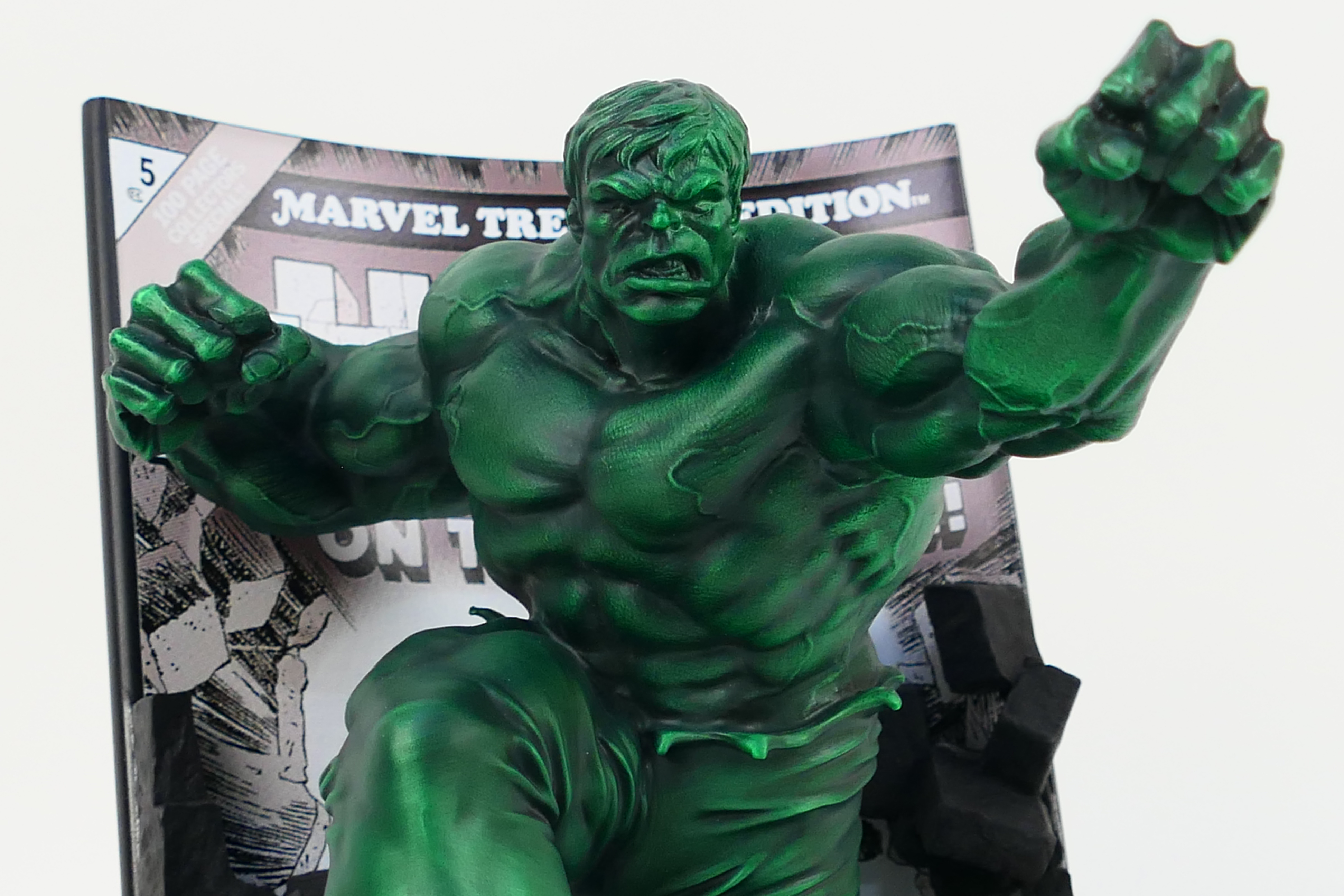 Royal Selangor - Marvel - A limited edition Royal Selangor Pewter Hulk Marvel Treasury Edition # 5 - Image 4 of 8