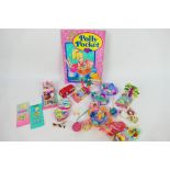 Polly Pocket - Bluebird - A vintage group of unboxed 1990's 'Polly Pocket' playsets,